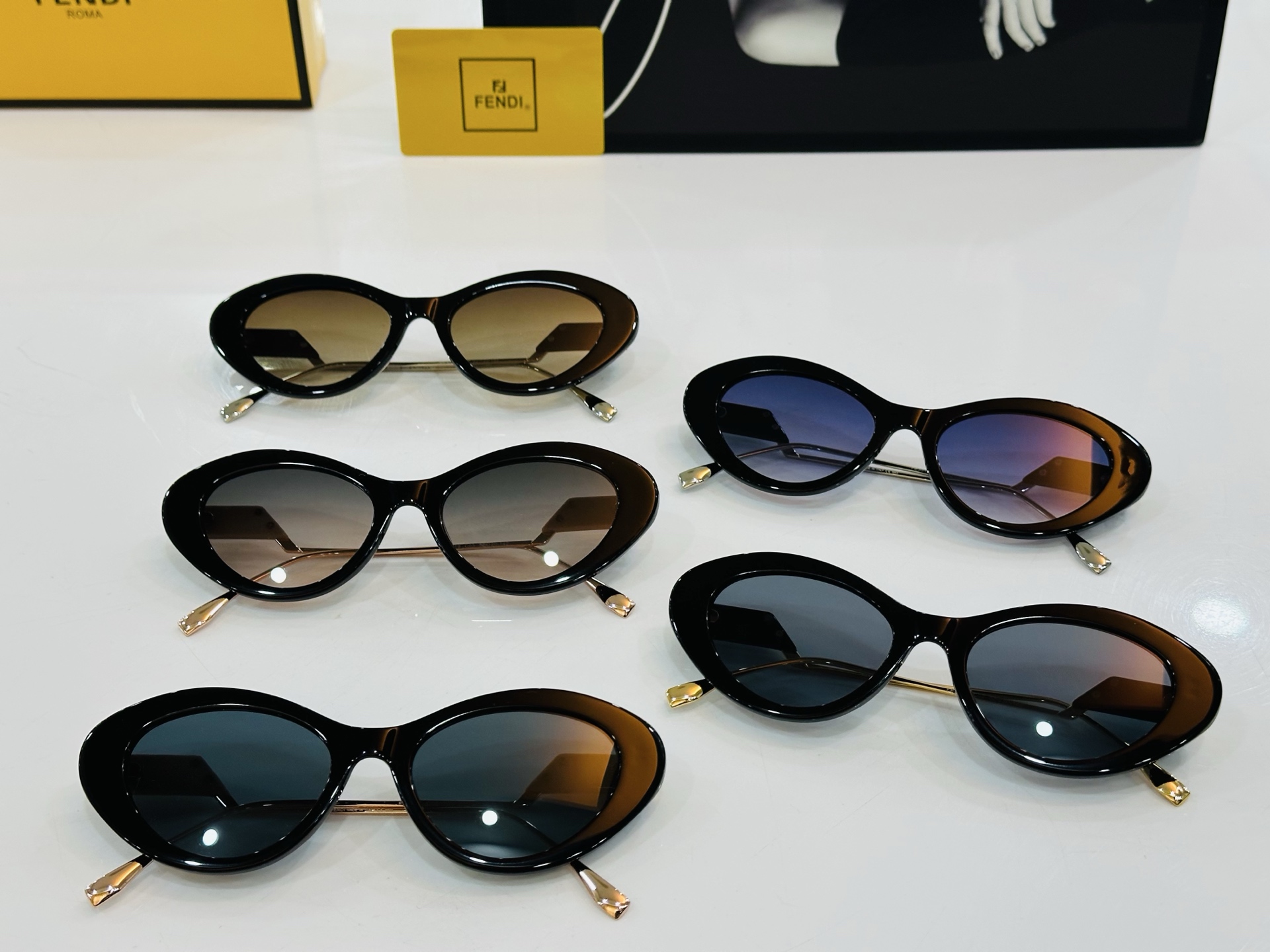 [TOP] FENDI Sunglasses - 5 Color