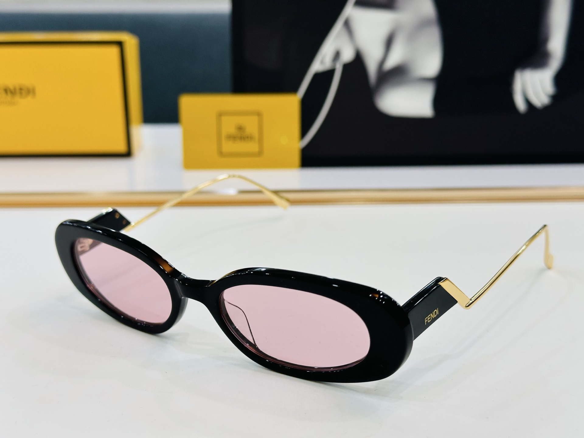 [TOP] FENDI Sunglasses - 5 Color