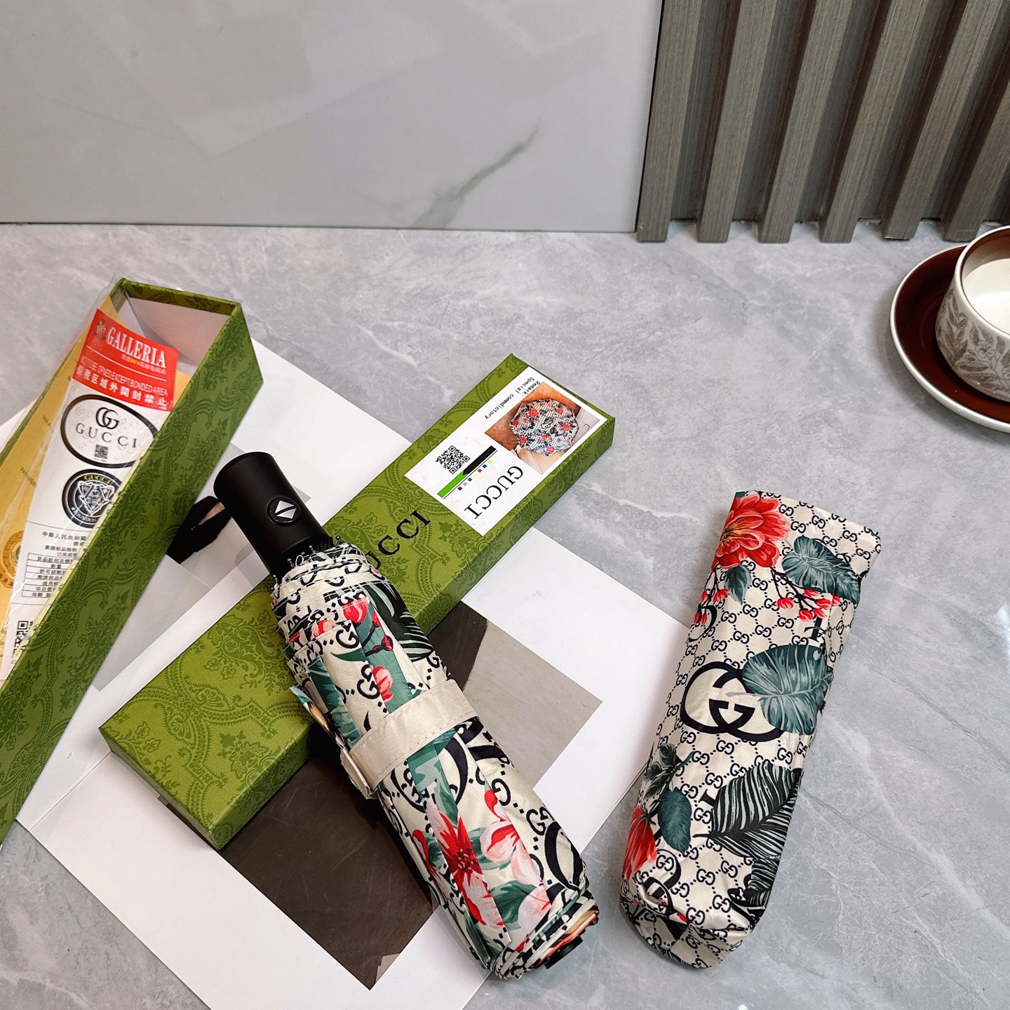 [TOP] GUCCI Umbrella - Beige