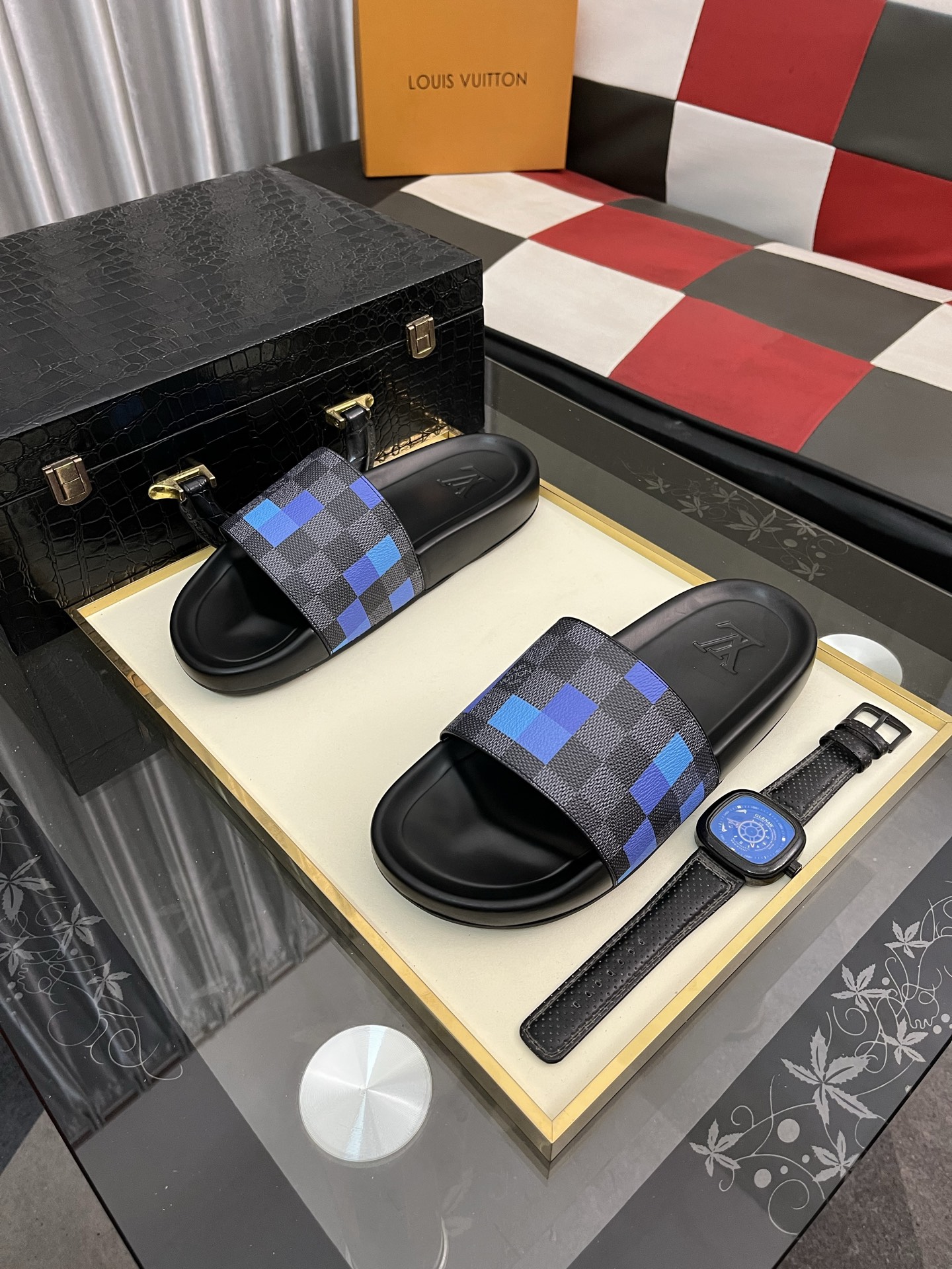 [TOP] Louis Vuitton LV Men's Slippers - Black and Blue