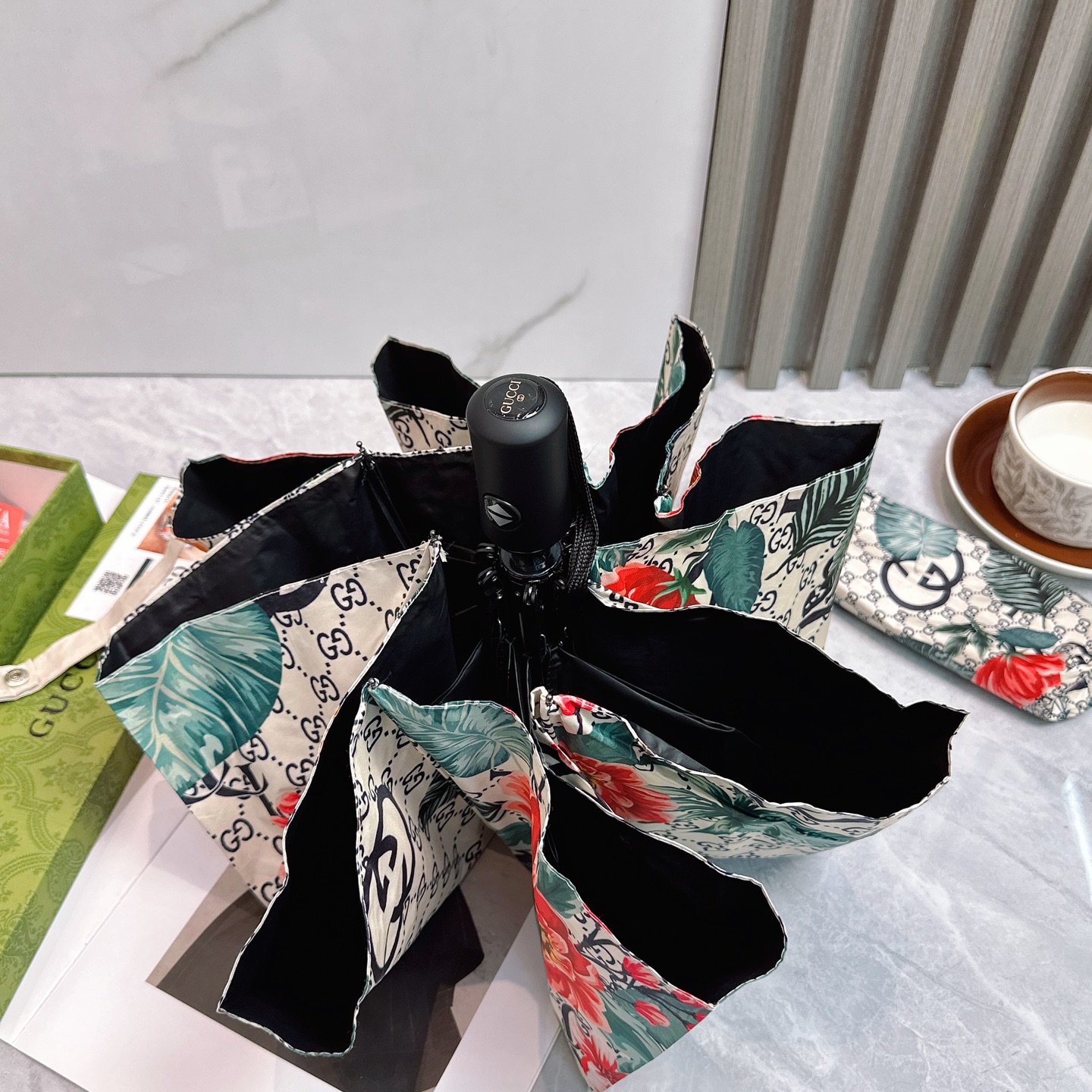 [TOP] GUCCI Umbrella - Beige