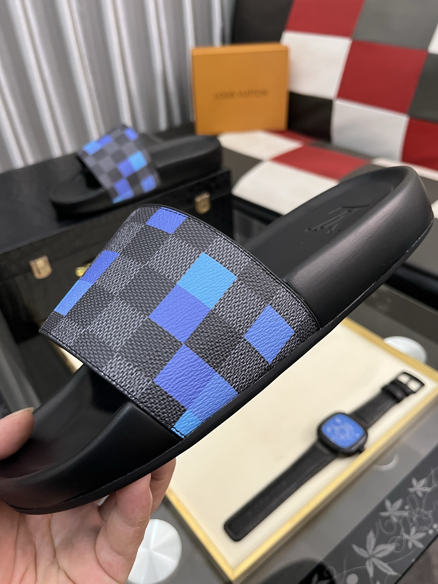 [TOP] Louis Vuitton LV Men's Slippers - Black and Blue