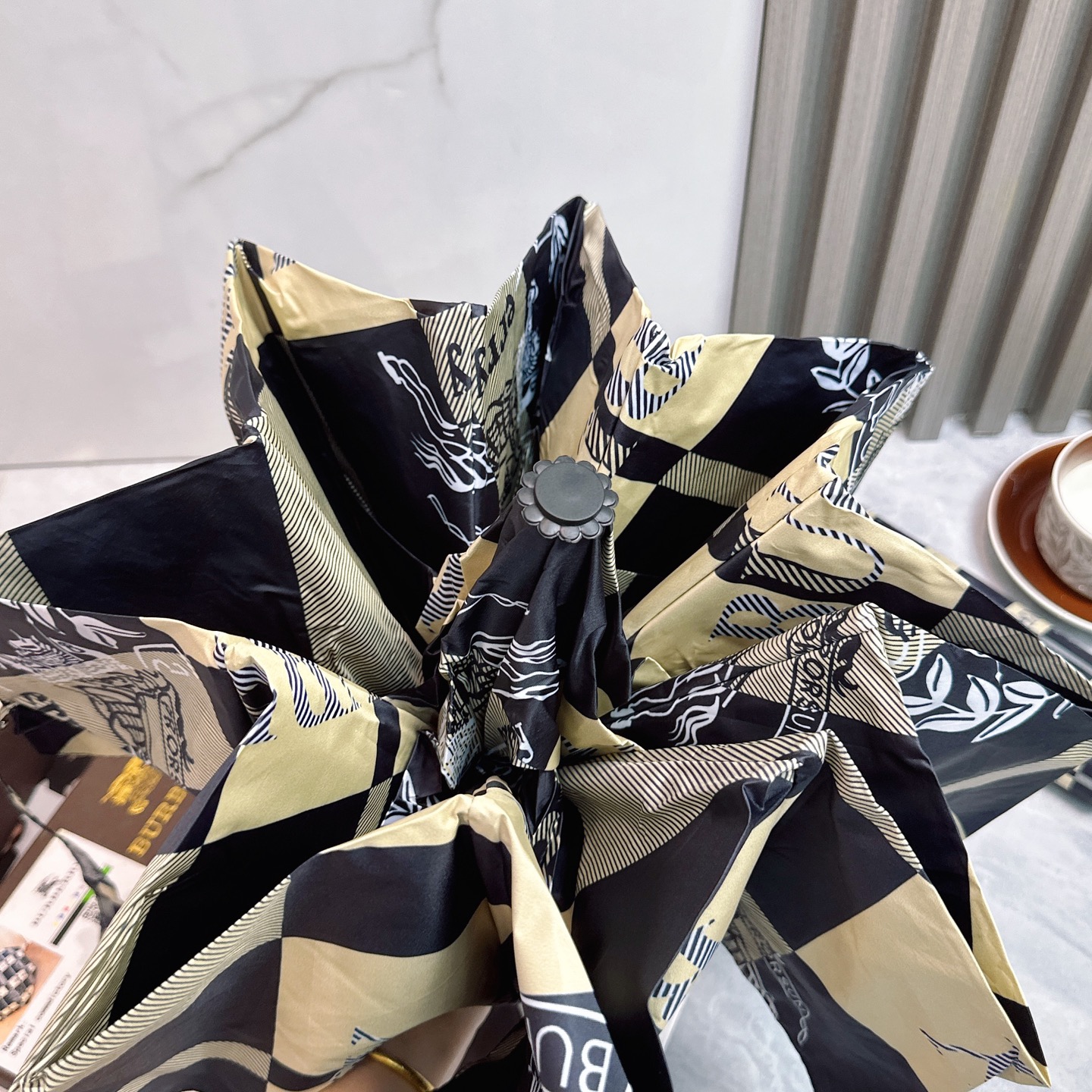 [TOP] BURBERRY Umbrella - Black