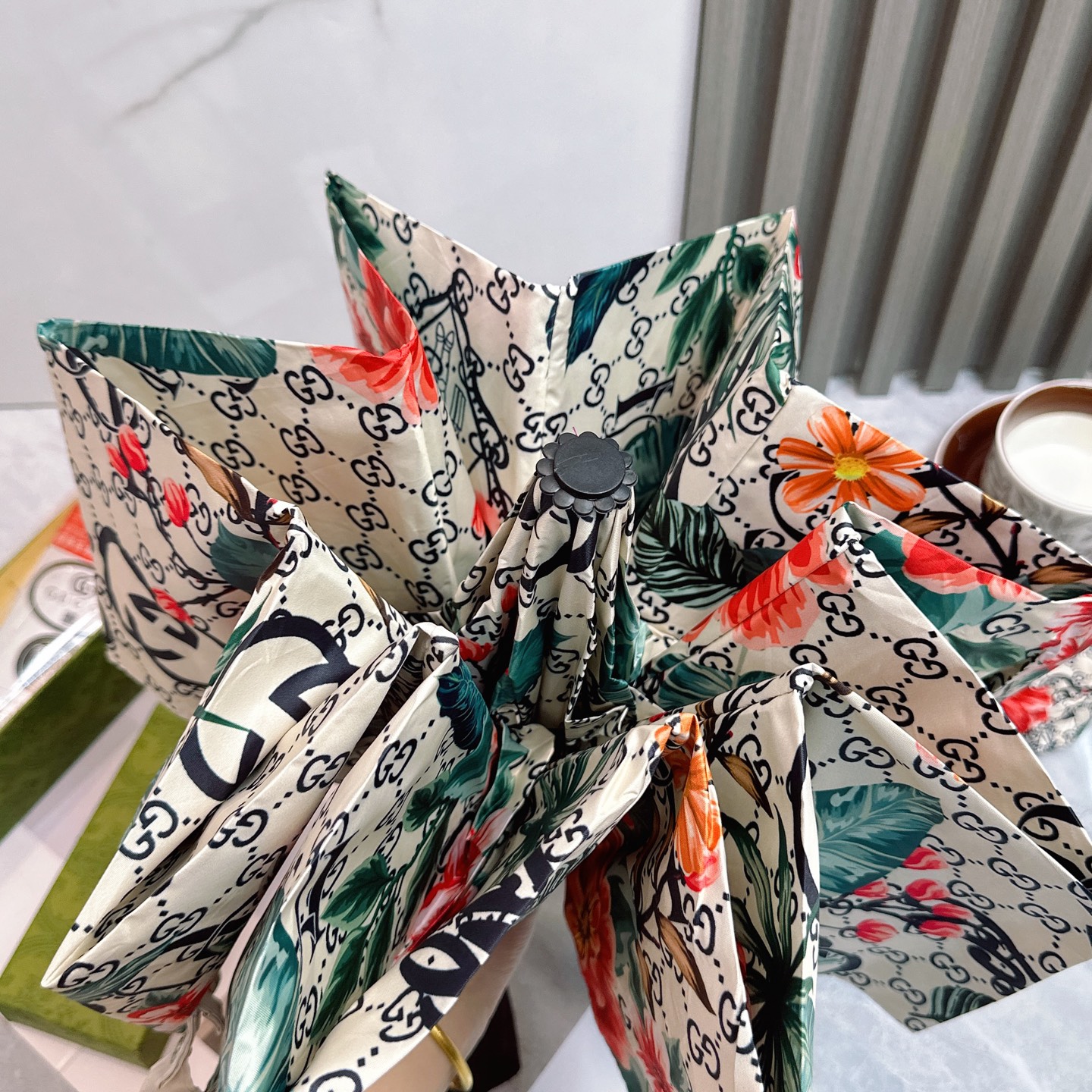 [TOP] GUCCI Umbrella - Beige