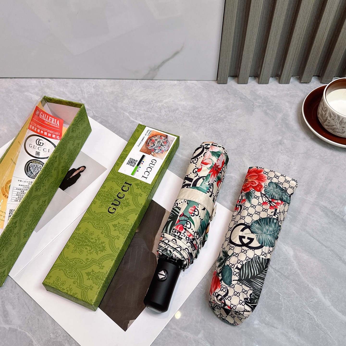 [TOP] GUCCI Umbrella - Beige