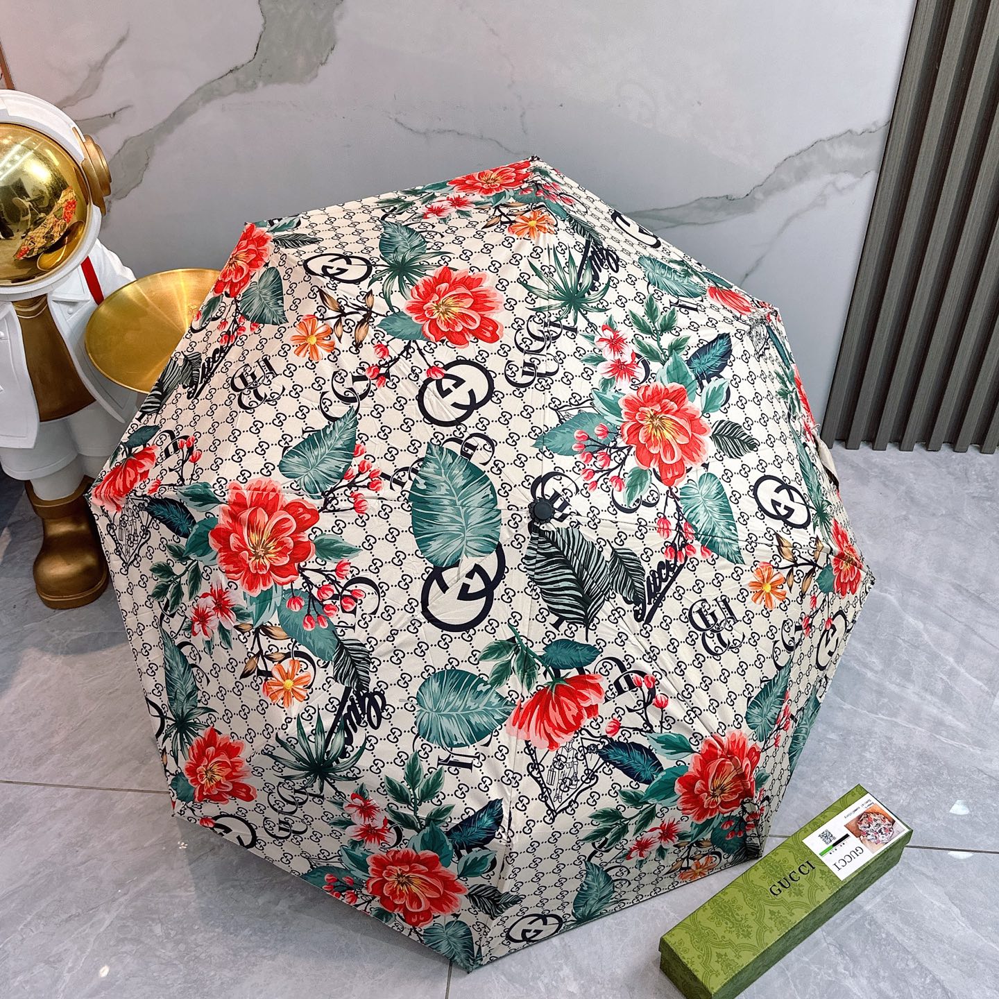 [TOP] GUCCI Umbrella - Beige