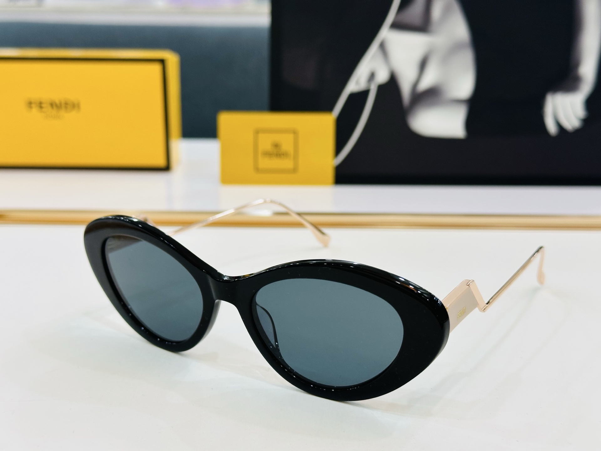 [TOP] FENDI Sunglasses - 5 Color