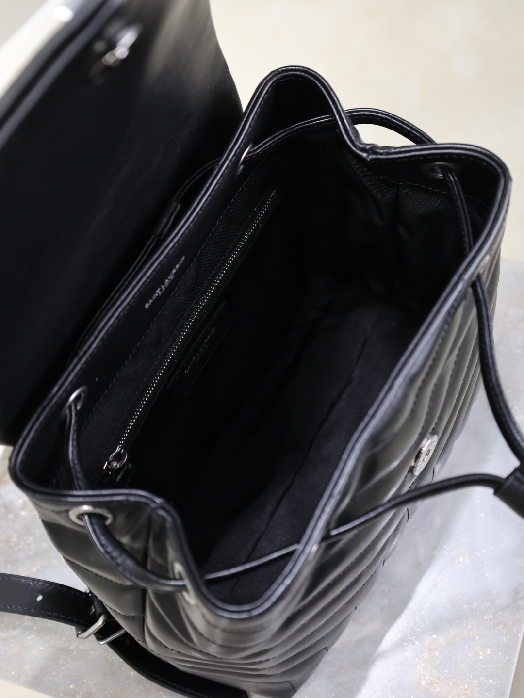 [TOP] Yves Saint Laurent YSL LouLou Backpack Calfskin 26x22x11cm/33x26x13cm - Black