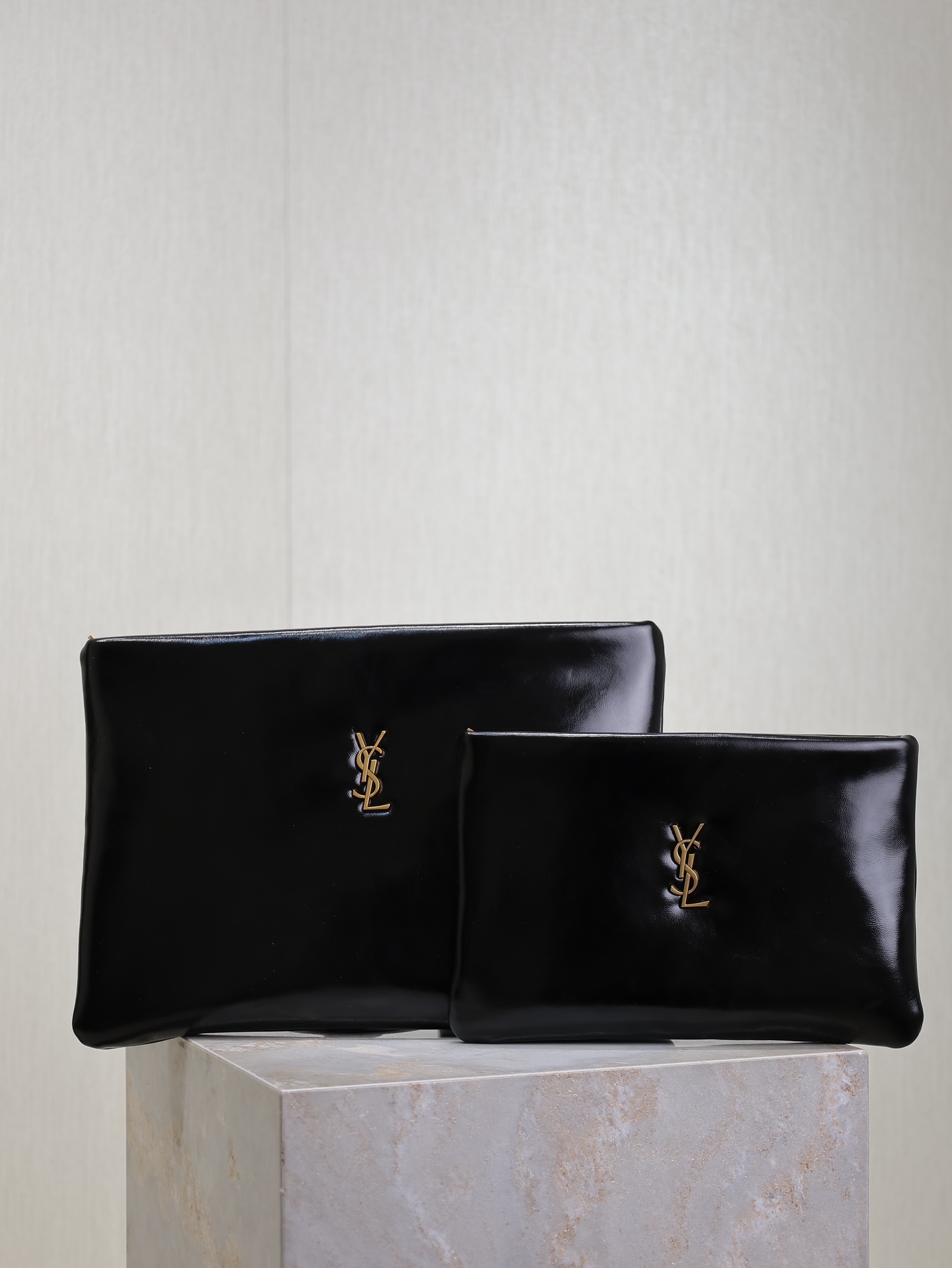 [TOP] Yves Saint Laurent YSL Le Calypso Cosmetic Bag Wax Leather 23×16×3cm/30x22x3cm - Black