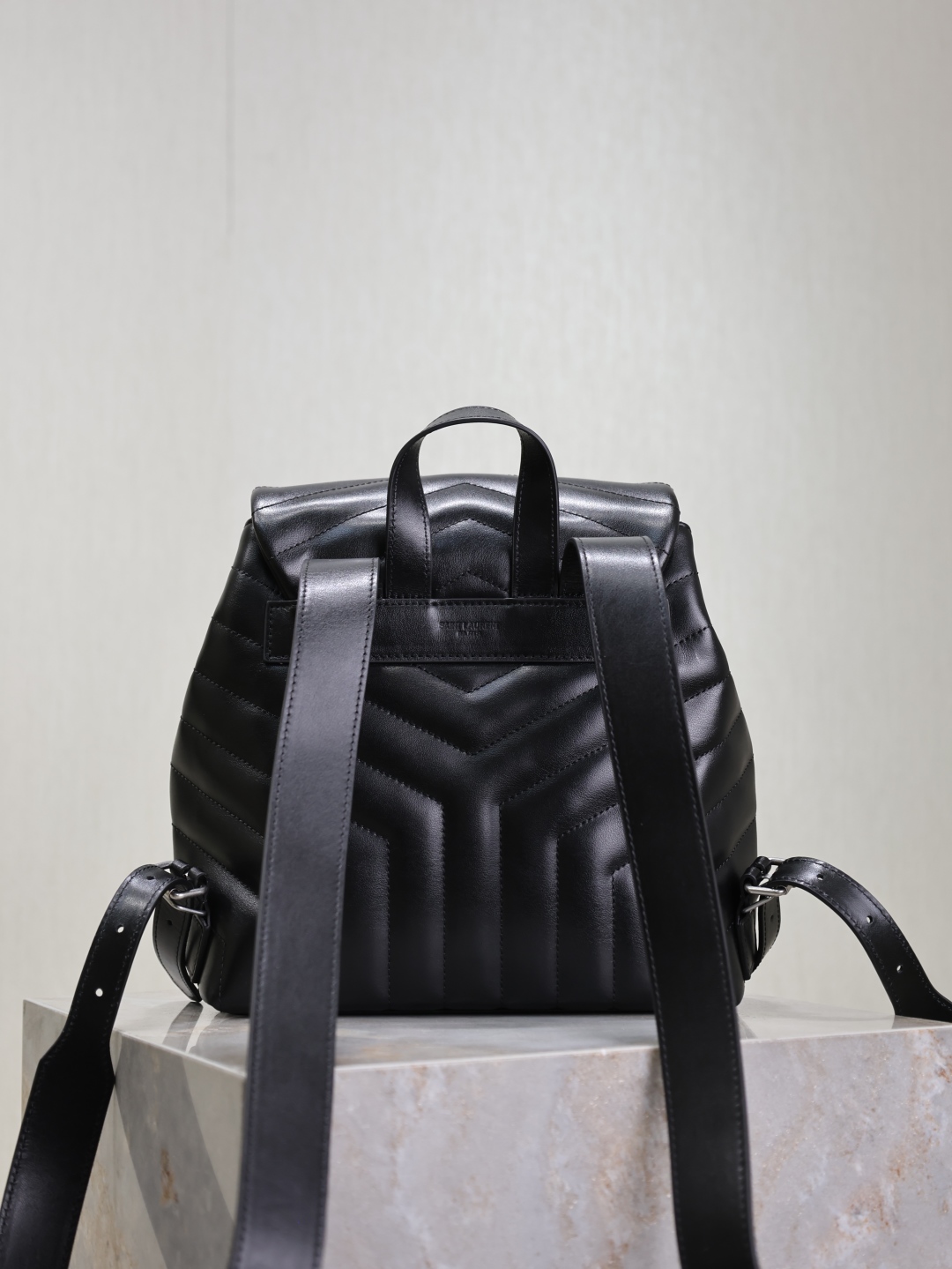 [TOP] Yves Saint Laurent YSL LouLou Backpack Calfskin 26x22x11cm/33x26x13cm - Black