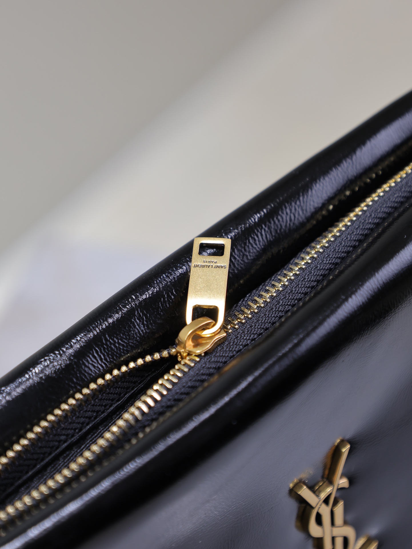 [TOP] Yves Saint Laurent YSL Le Calypso Cosmetic Bag Wax Leather 23×16×3cm/30x22x3cm - Black