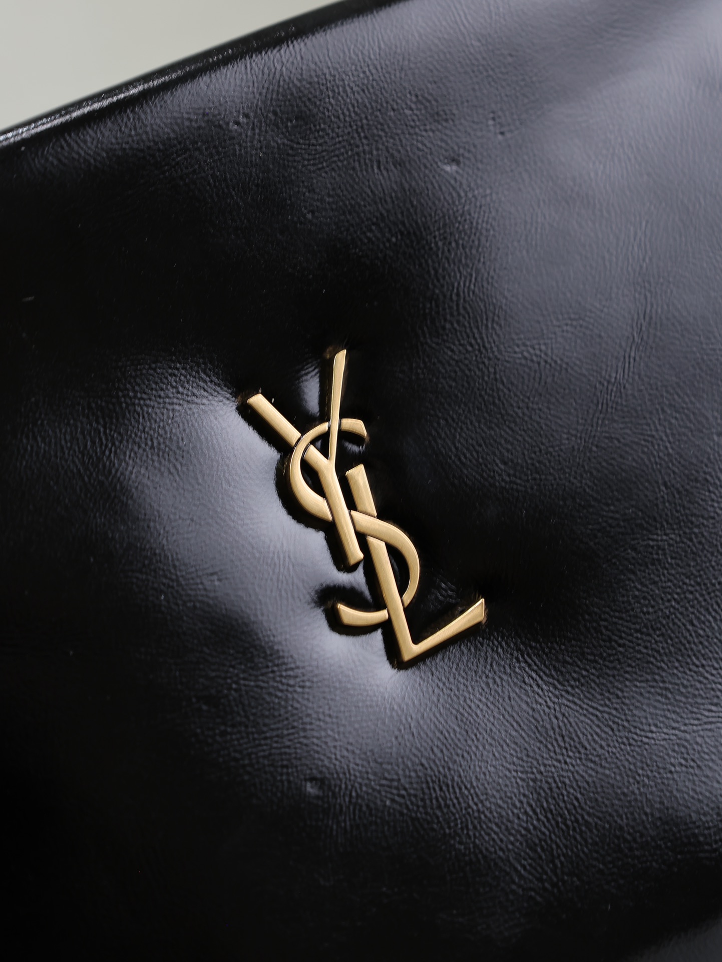 [TOP] Yves Saint Laurent YSL Le Calypso Cosmetic Bag Wax Leather 23×16×3cm/30x22x3cm - Black