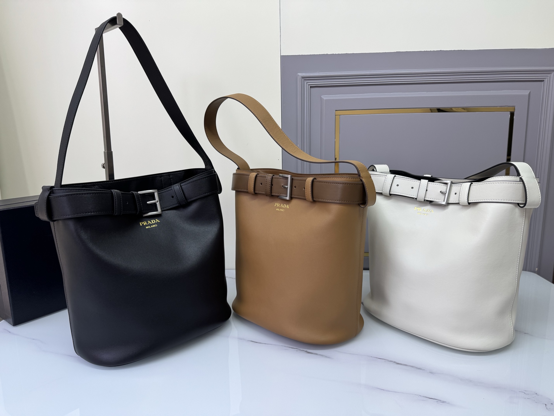 [TOP] PRADA Buckle Handbag Sheepskin 26.5*29*18cm - 3 Color