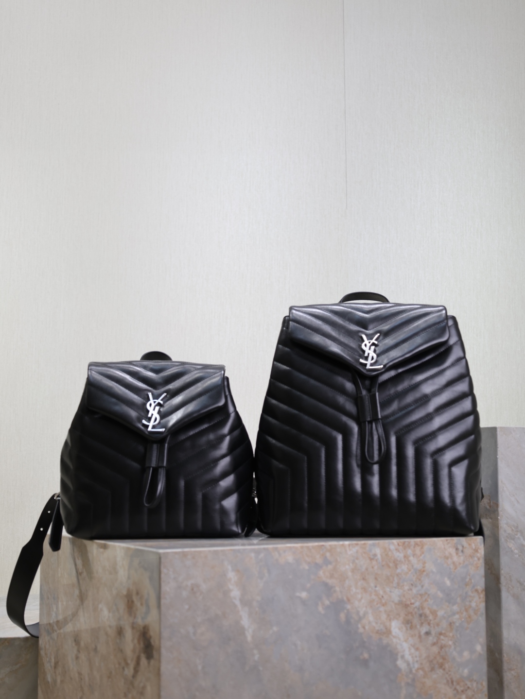 [TOP] Yves Saint Laurent YSL LouLou Backpack Calfskin 26x22x11cm/33x26x13cm - Black