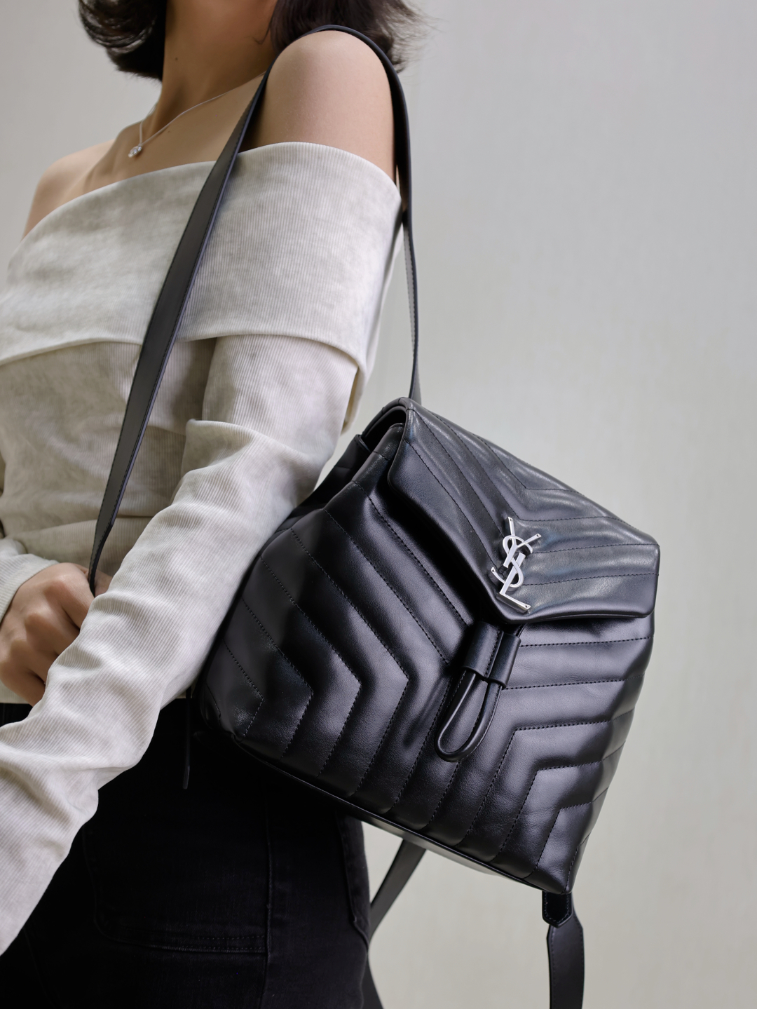 [TOP] Yves Saint Laurent YSL LouLou Backpack Calfskin 26x22x11cm/33x26x13cm - Black