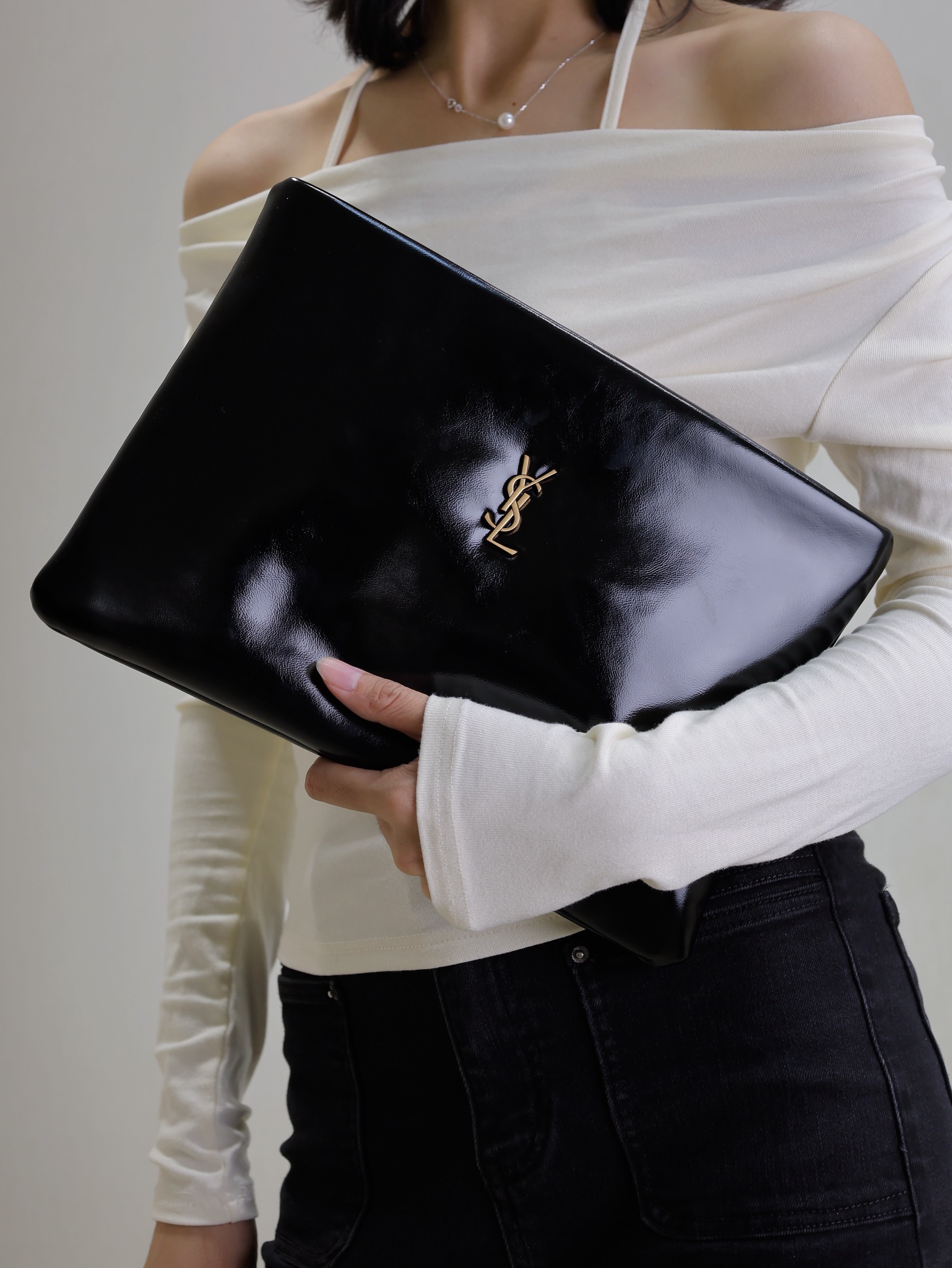 [TOP] Yves Saint Laurent YSL Le Calypso Cosmetic Bag Wax Leather 23×16×3cm/30x22x3cm - Black