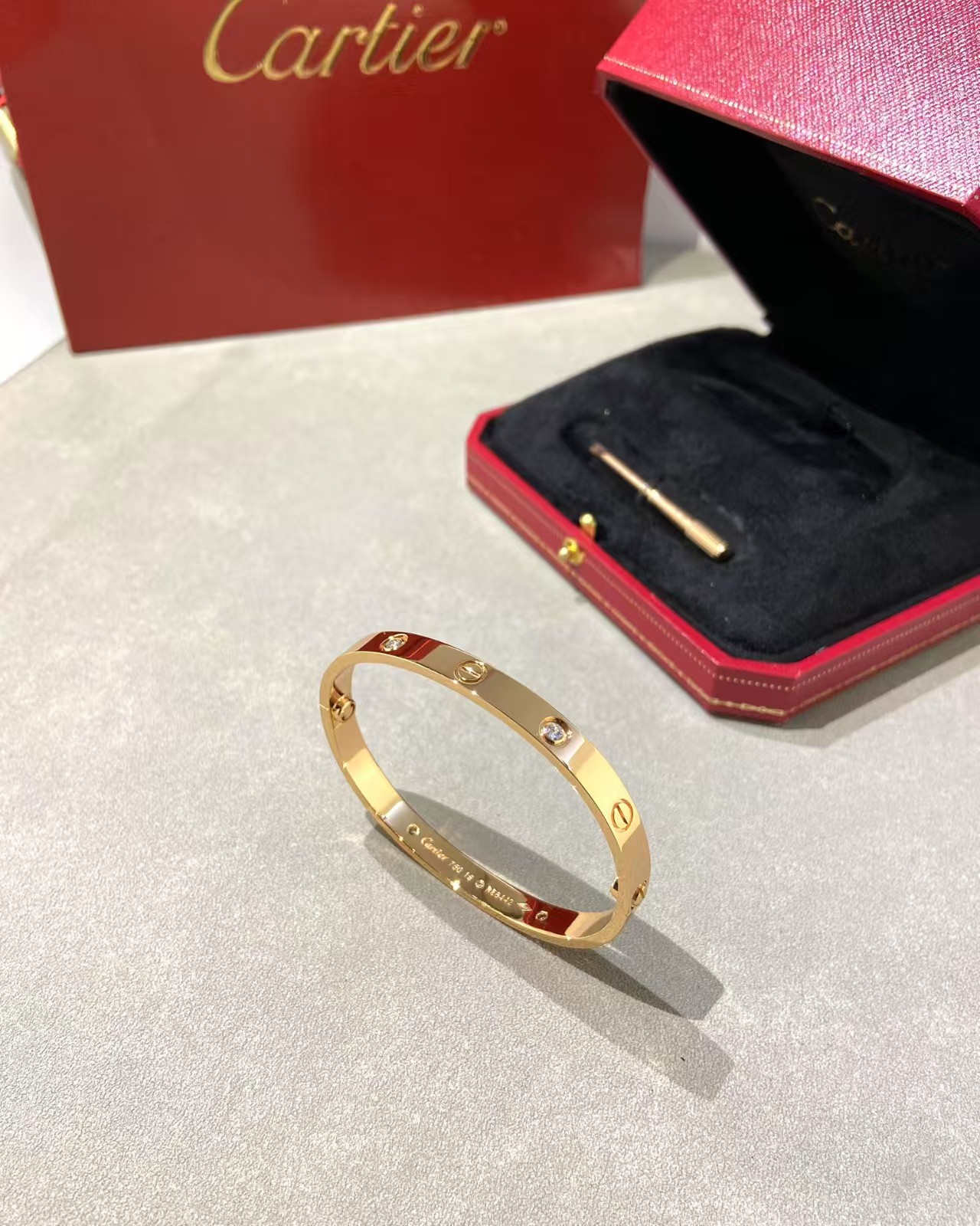 [TOP] Cartier Love Bracelet - 4 Stones