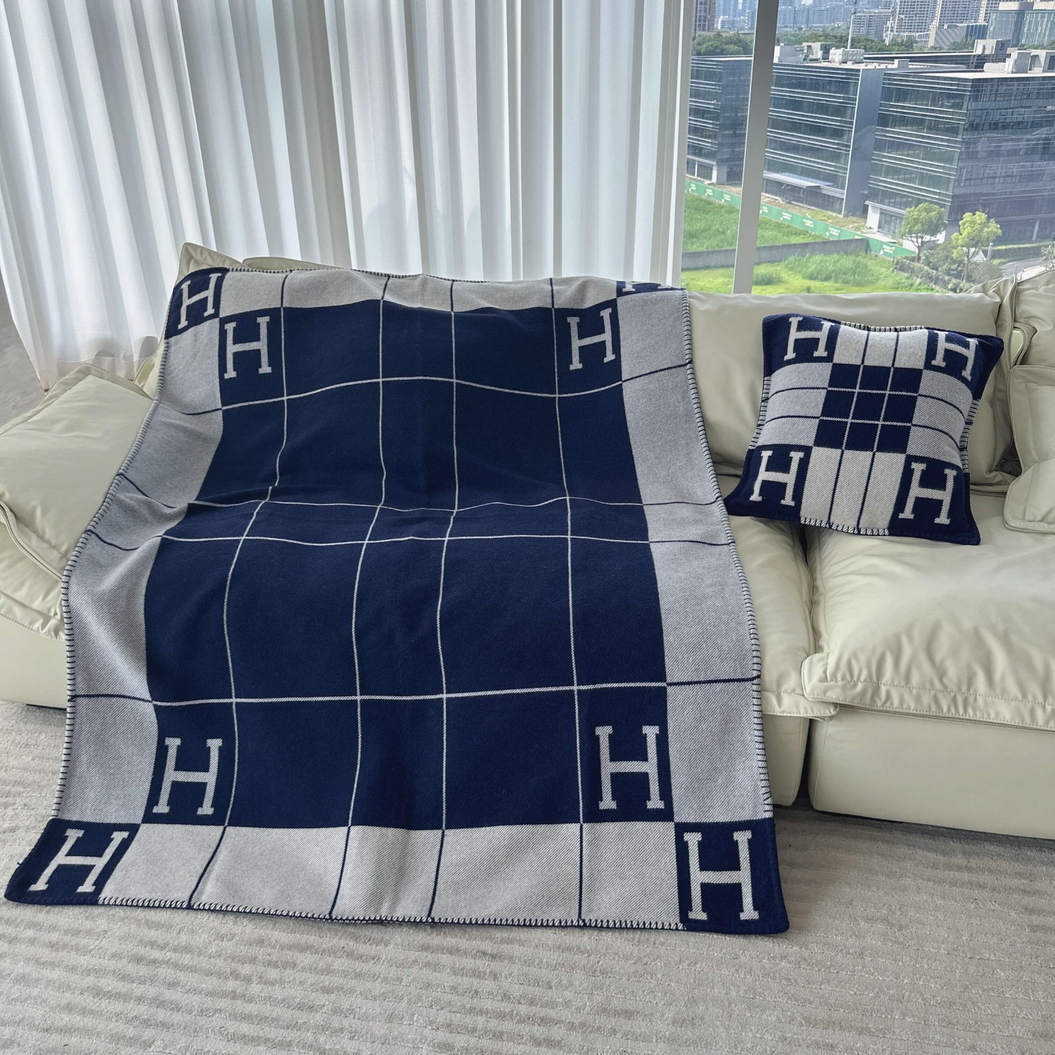 [TOP] HERMES Woolen Blanket 1400g 170x135cm - Navy Blue