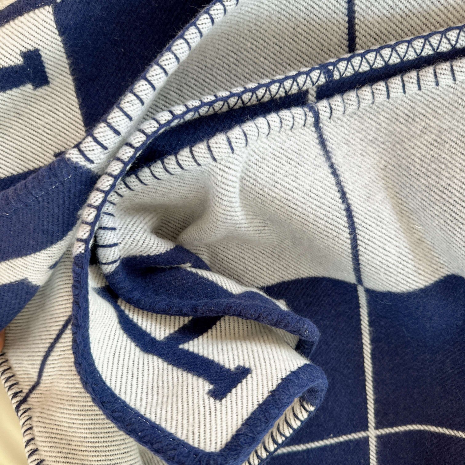 [TOP] HERMES Woolen Blanket 1400g 170x135cm - Navy Blue