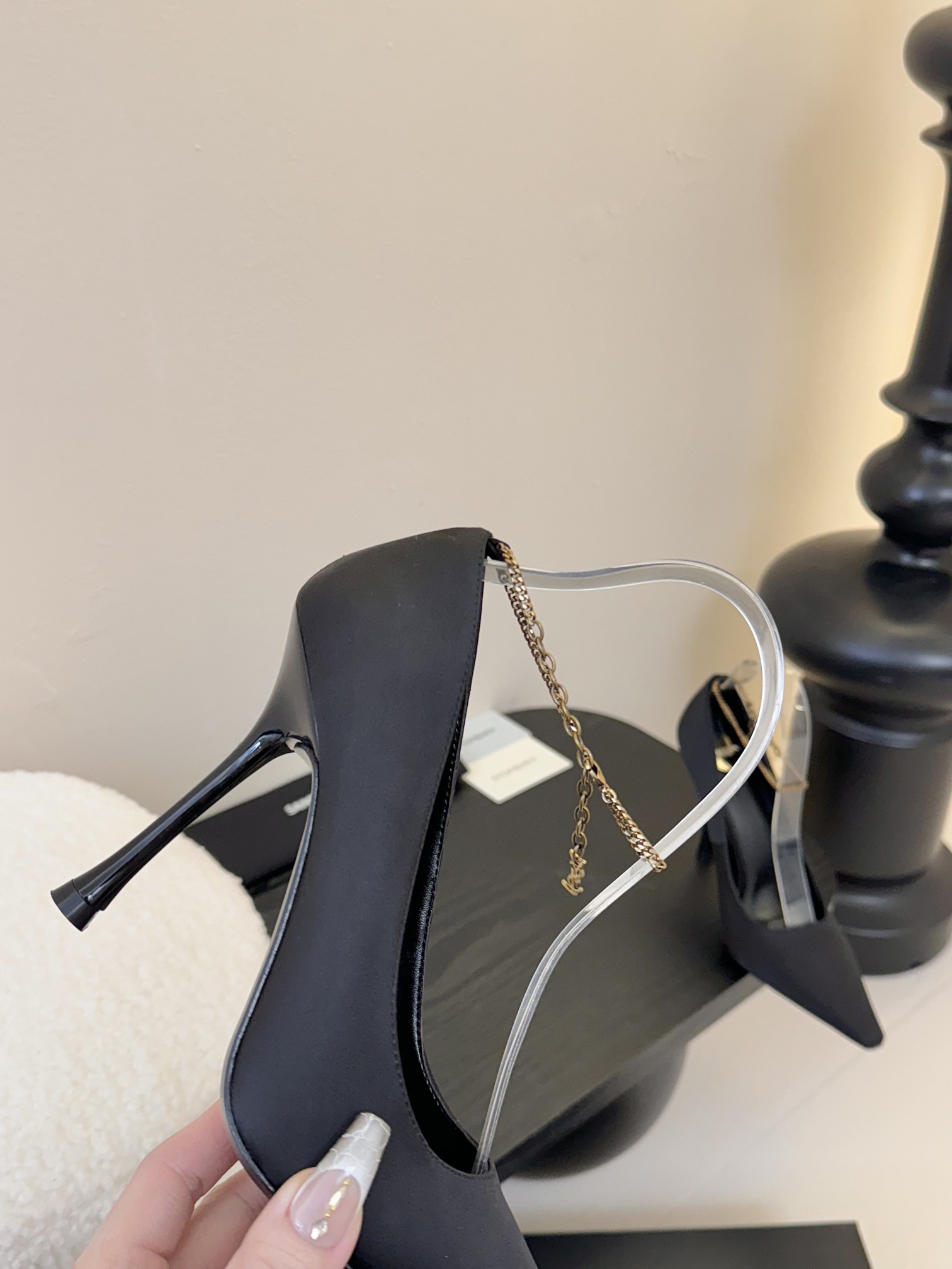 [TOP] Yves Saint Laurent YSL High Heel Pumps - Black