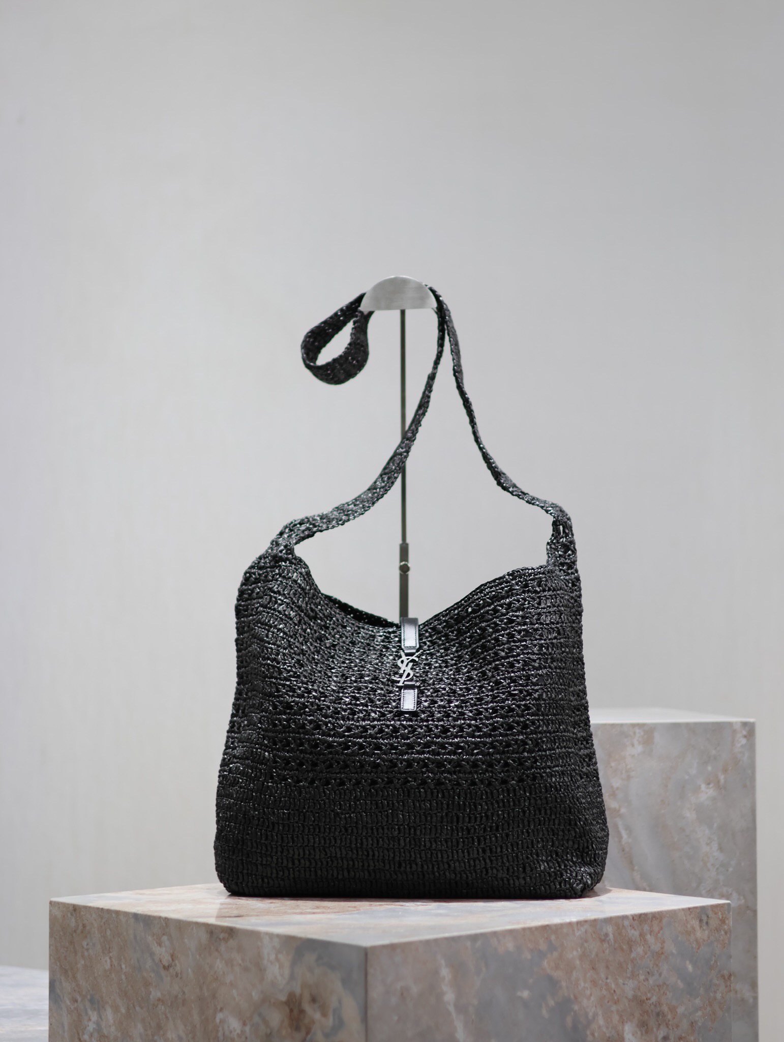 [TOP] Yves Saint Laurent YSL HOBO RAFFIA Handwoven LE 5 À 7 Bag 30 × 37 × 14 cm - Black
