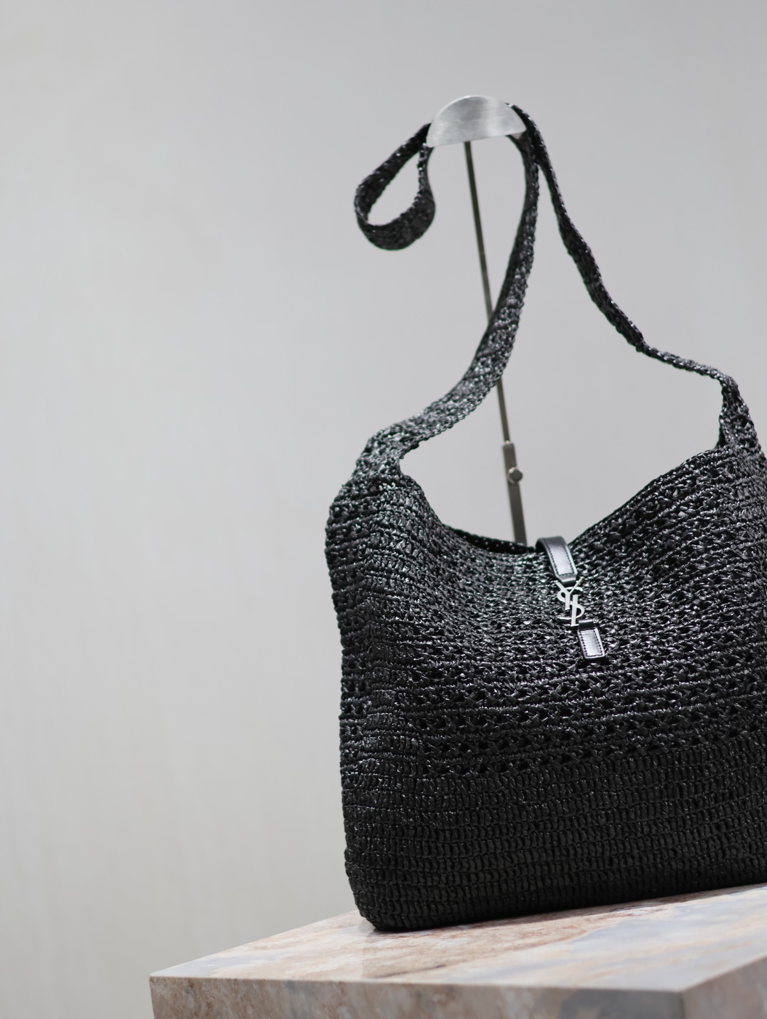 [TOP] Yves Saint Laurent YSL HOBO RAFFIA Handwoven LE 5 À 7 Bag 30 × 37 × 14 cm - Black