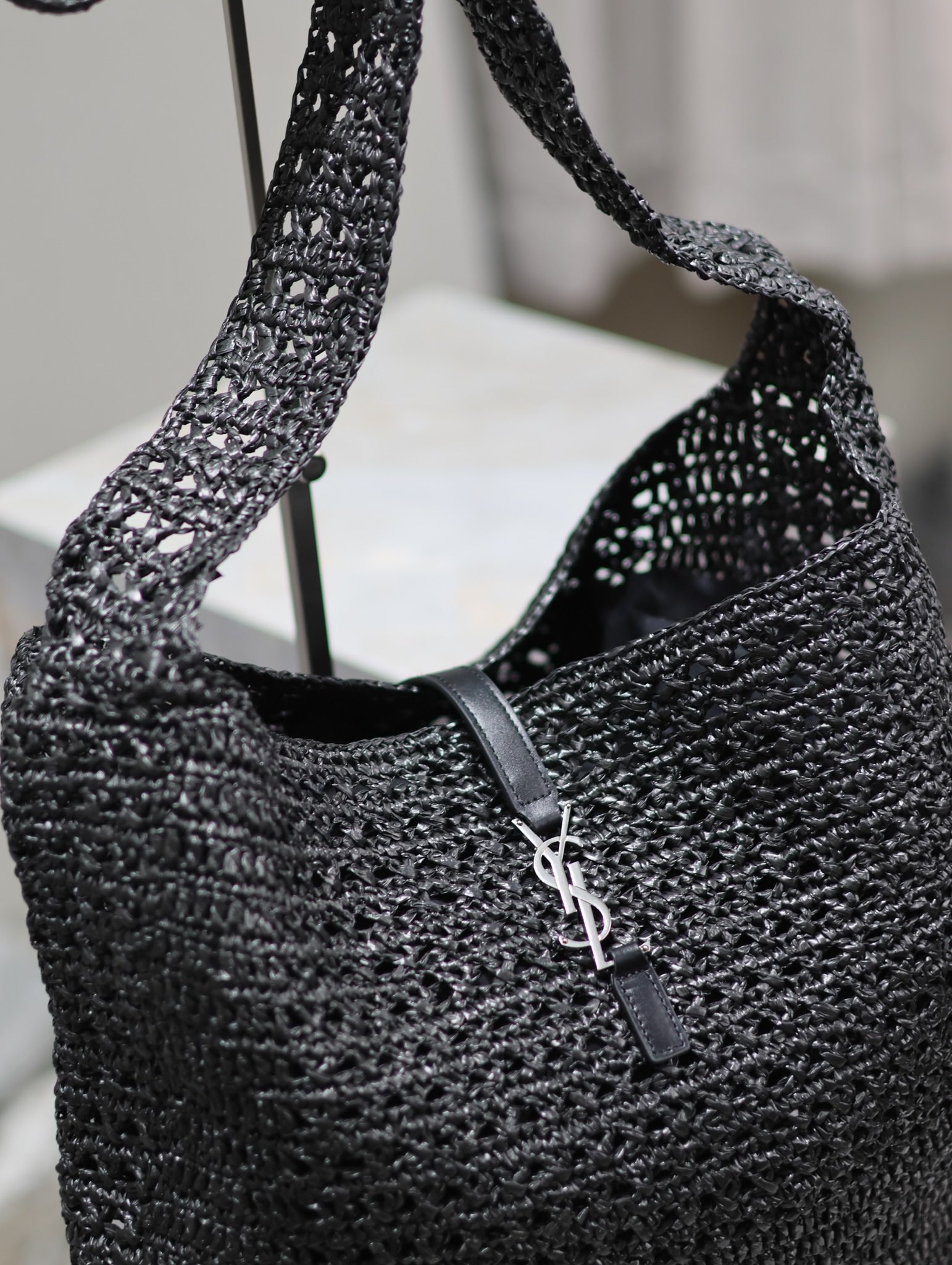 [TOP] Yves Saint Laurent YSL HOBO RAFFIA Handwoven LE 5 À 7 Bag 30 × 37 × 14 cm - Black