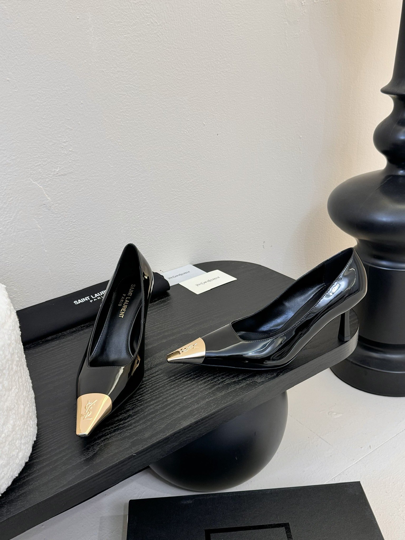 [TOP] Yves Saint Laurent YSL High Heel Pumps - Black