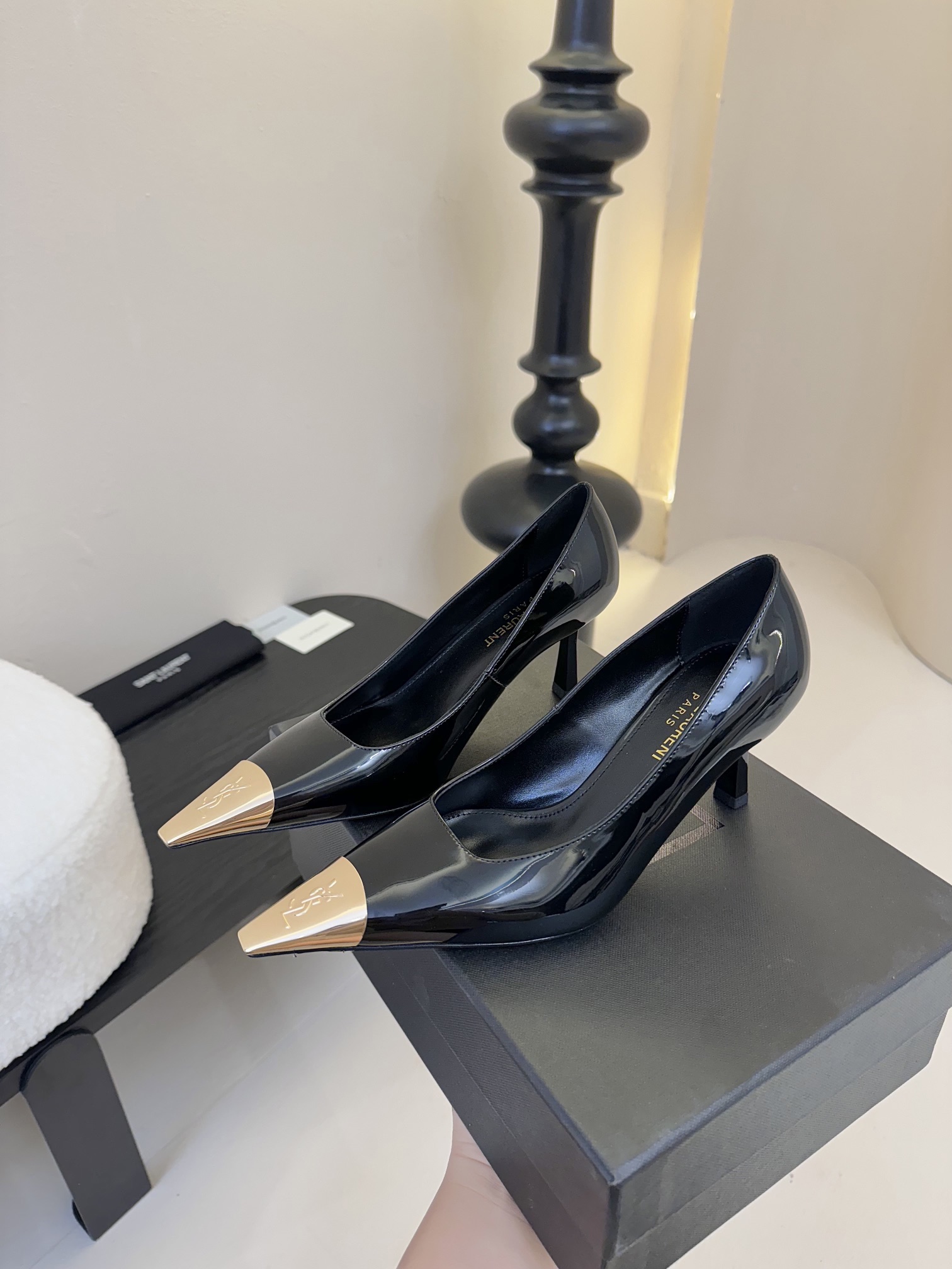 [TOP] Yves Saint Laurent YSL High Heel Pumps - Black