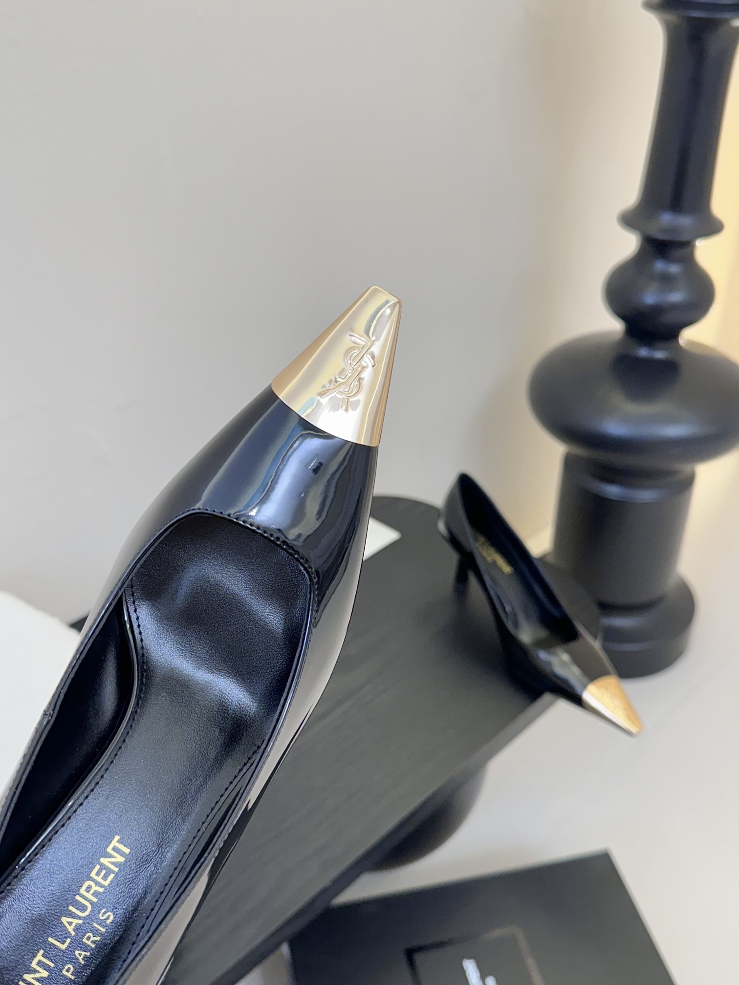 [TOP] Yves Saint Laurent YSL High Heel Pumps - Black