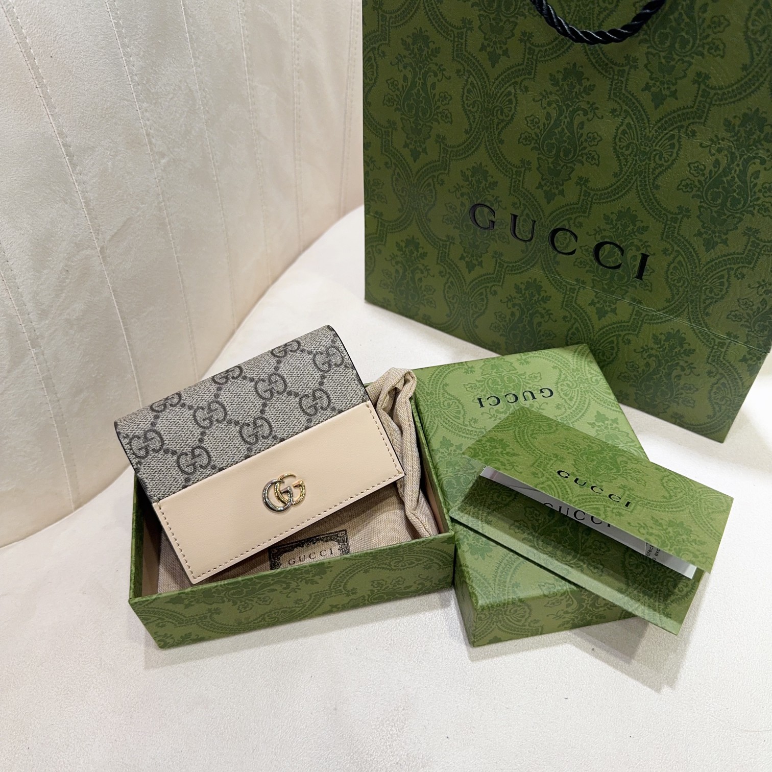 [TOP] GUCCI GG Short Wallets 11*8.5*3cm - Monogram