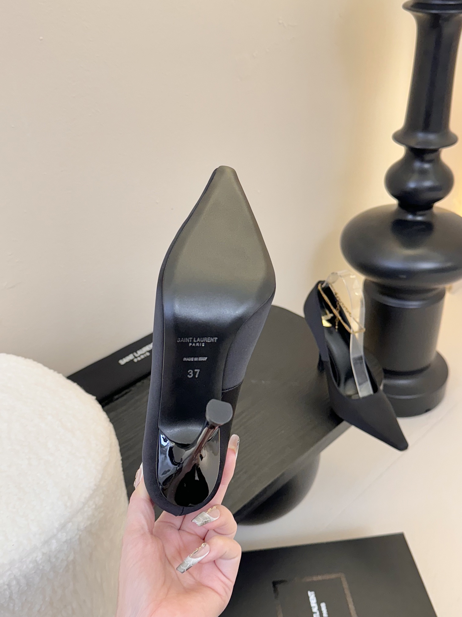 [TOP] Yves Saint Laurent YSL High Heel Pumps - Black