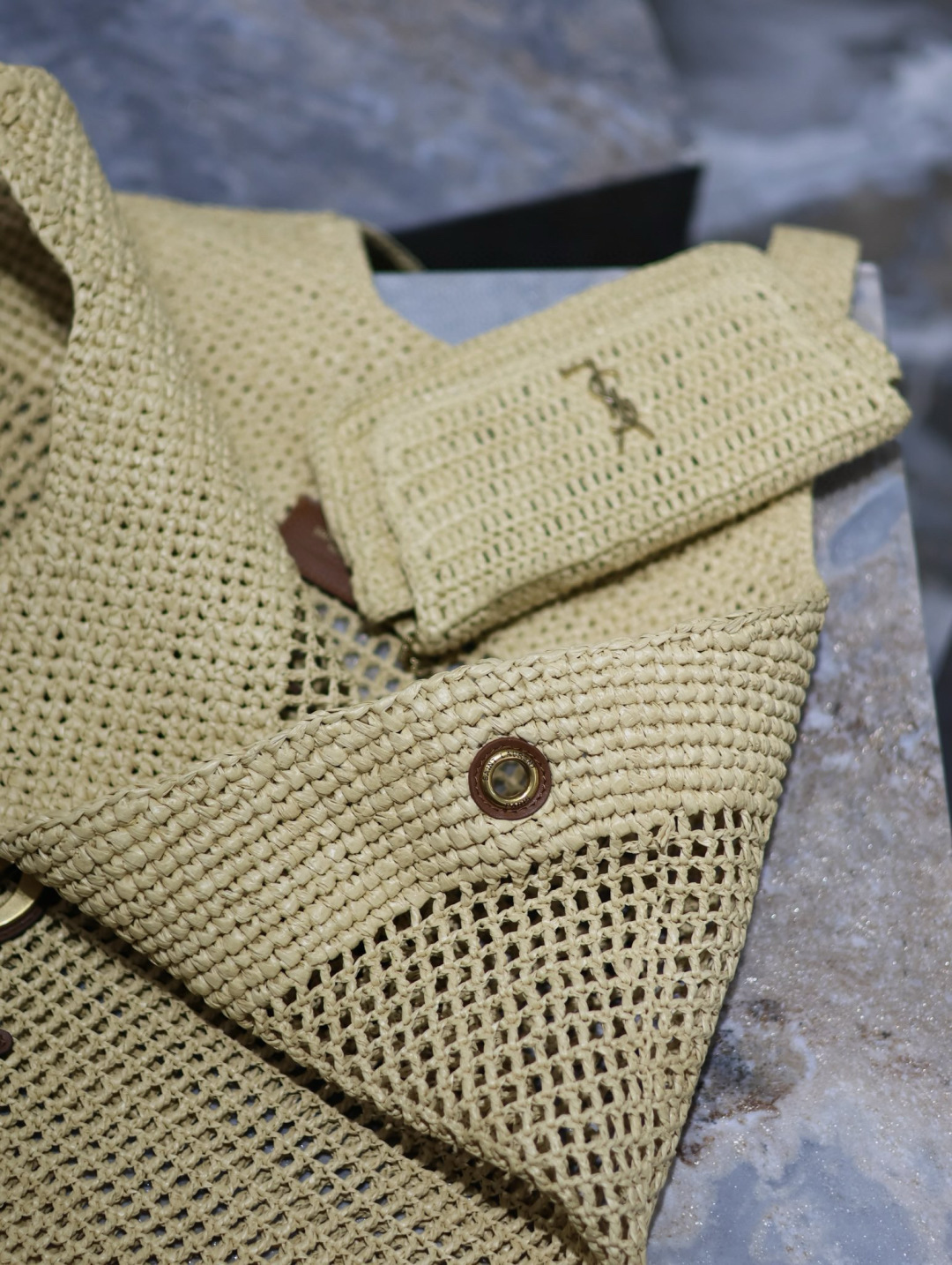 [TOP] Yves Saint Laurent YSL Icare Tote Bag - Black/Khaki