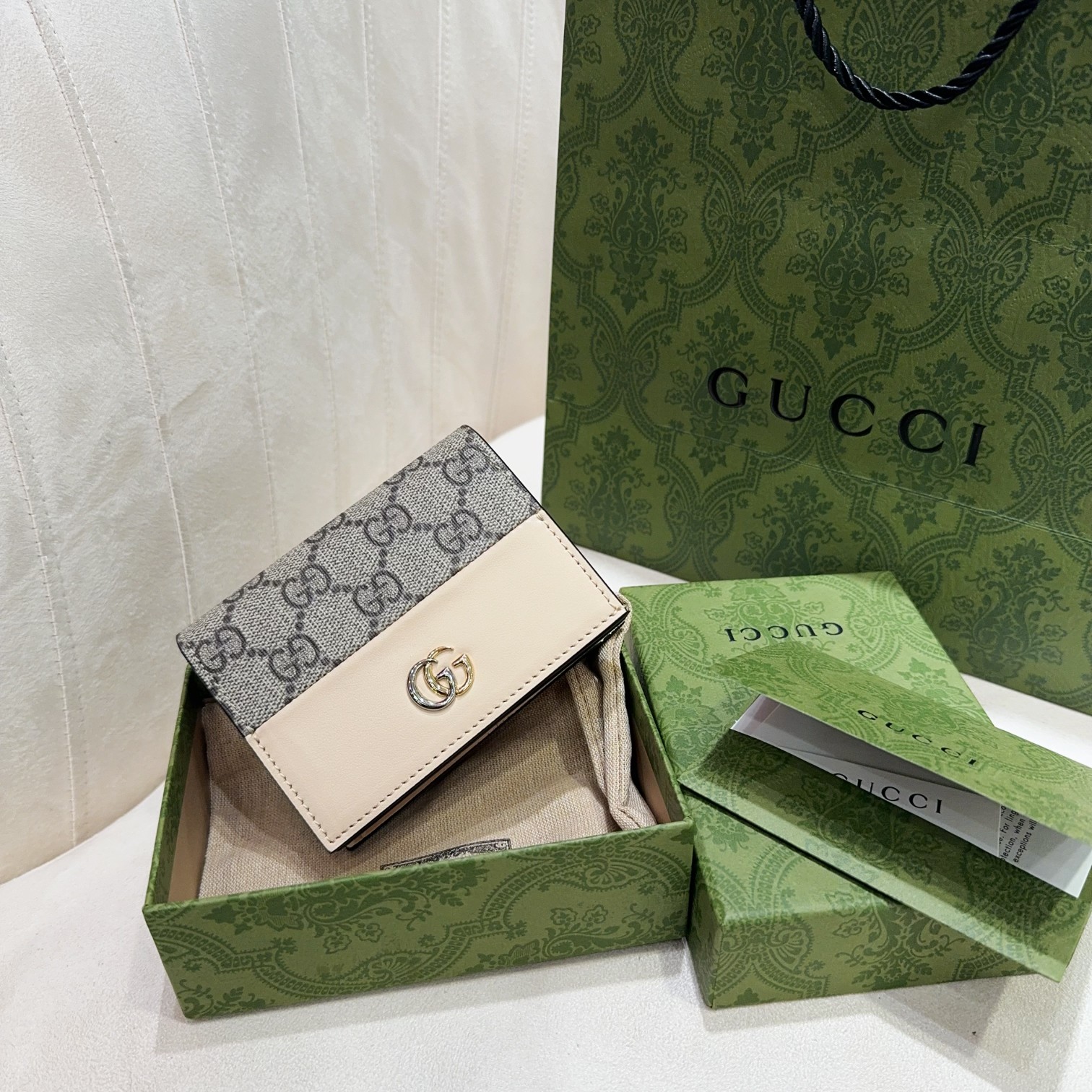 [TOP] GUCCI GG Short Wallets 11*8.5*3cm - Monogram