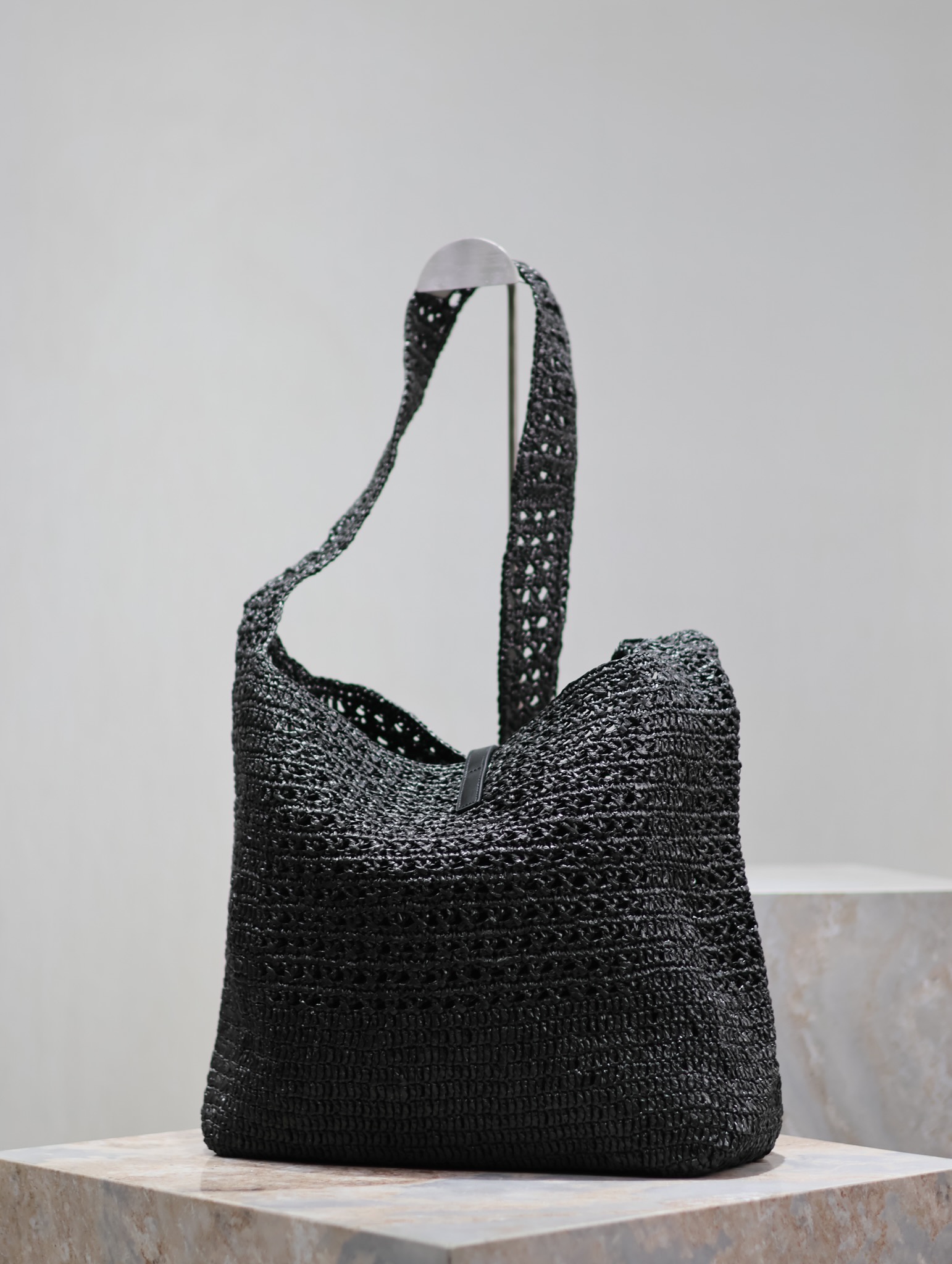 [TOP] Yves Saint Laurent YSL HOBO RAFFIA Handwoven LE 5 À 7 Bag 30 × 37 × 14 cm - Black