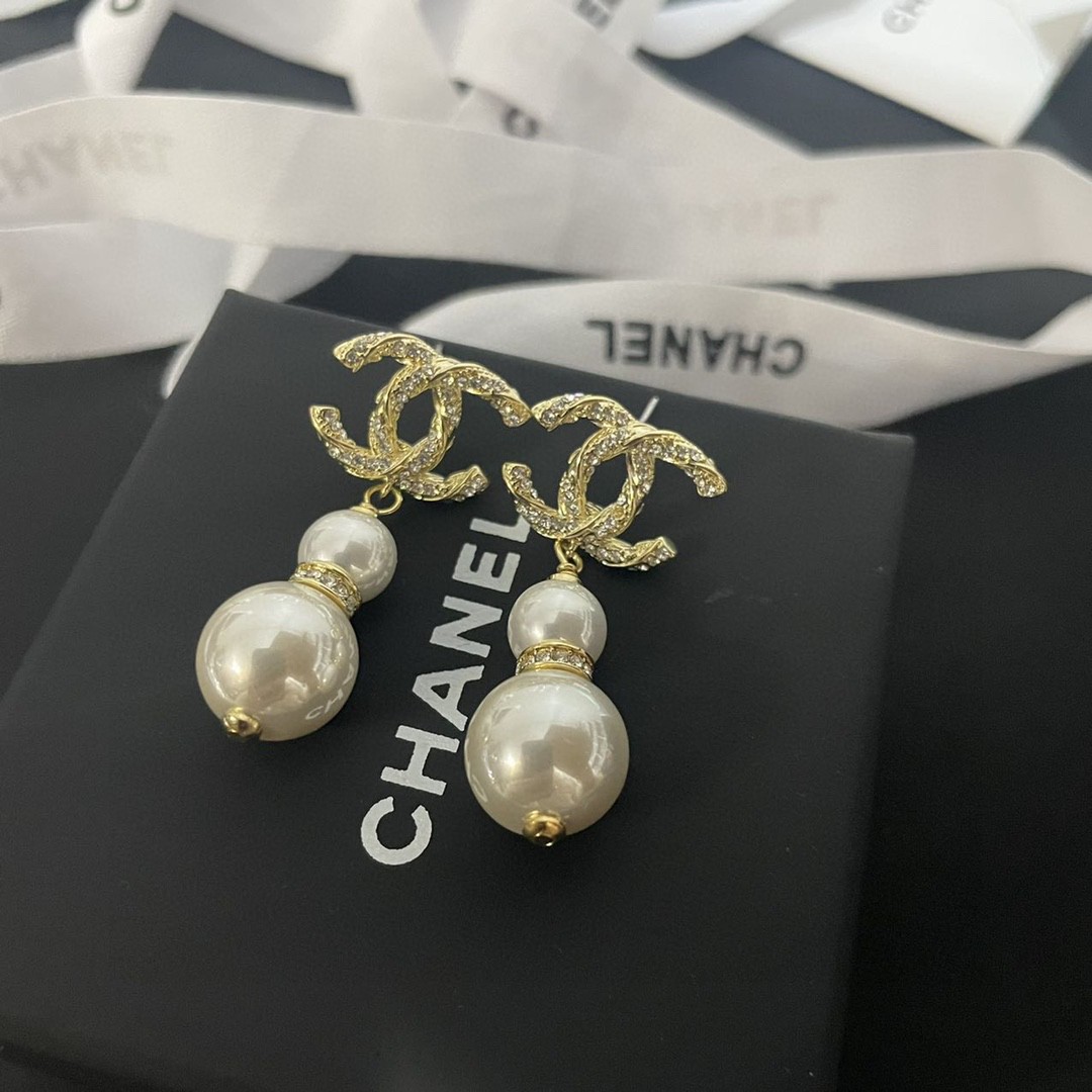 [TOP] CHANEL Earrings- Gold
