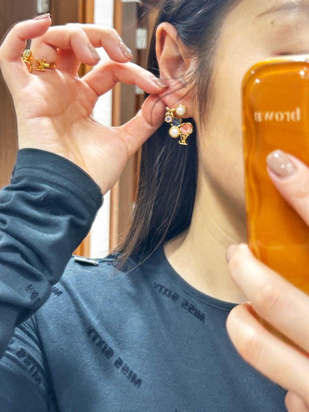 [TOP] Louis Vuitton LV Earrings - Gold