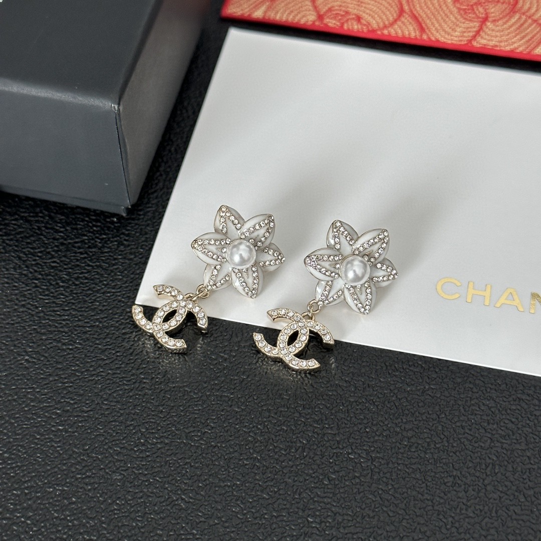 [TOP] CHANEL Earrings- Gold