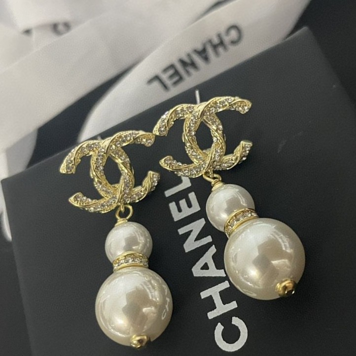 [TOP] CHANEL Earrings- Gold