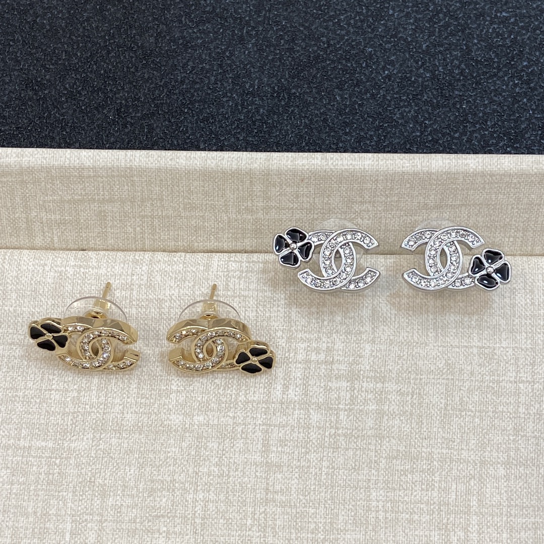 [TOP] CHANEL Earrings- 2 Colors