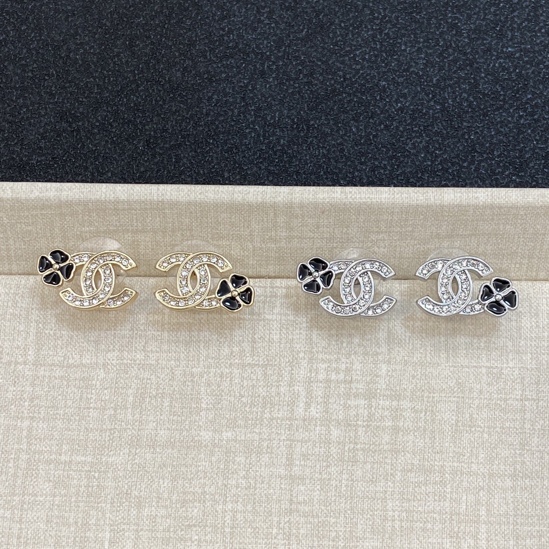 [TOP] CHANEL Earrings- 2 Colors