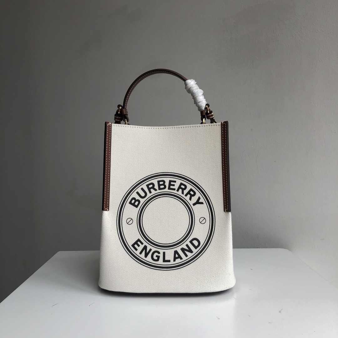 [TOP] BURBERRY Canvas Bucket Bag 25x21x16.5cm - White