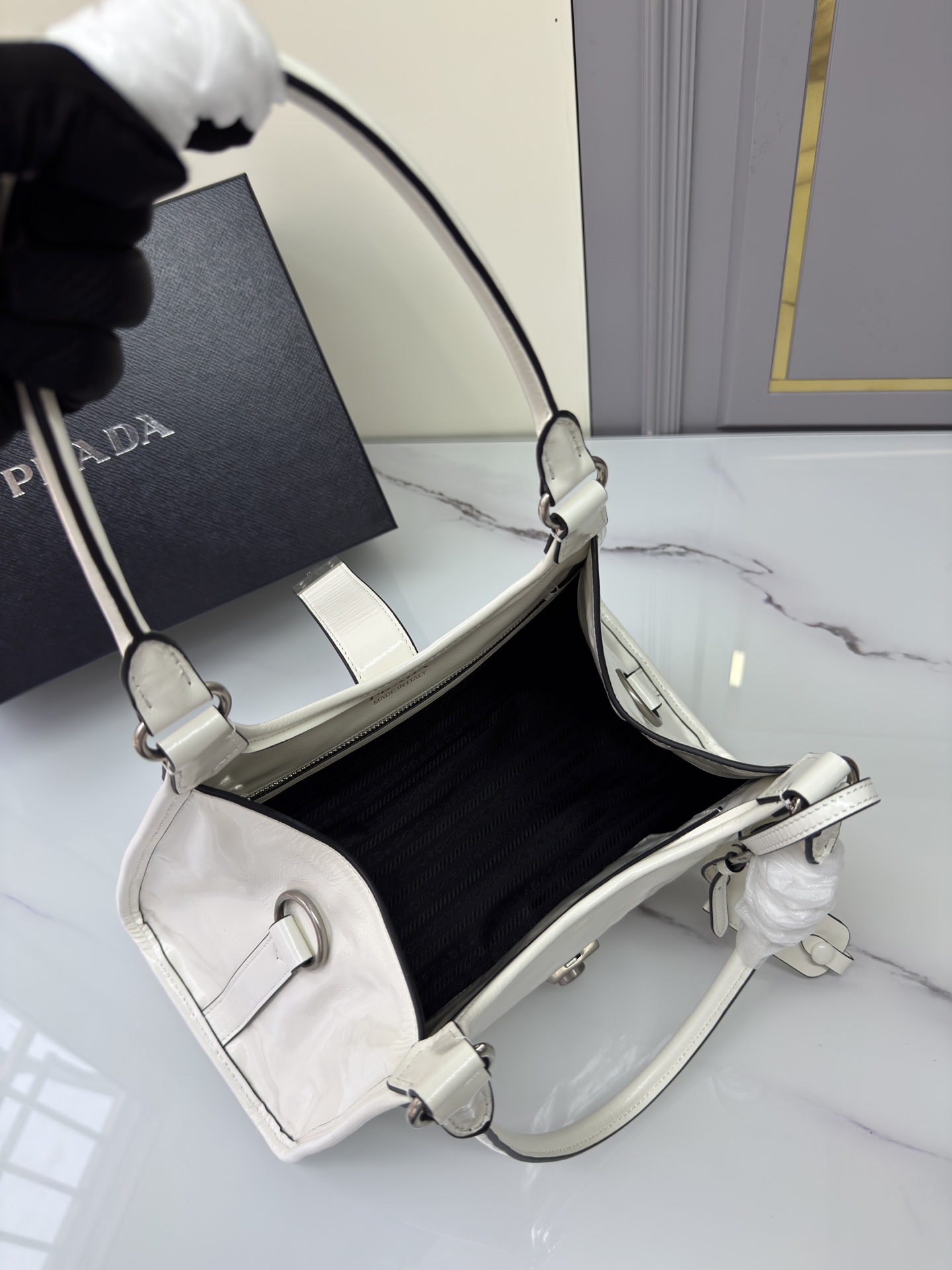 [TOP] PRADA Handbag Oil Wax 30.5x17.5x9cm - 5 Colour