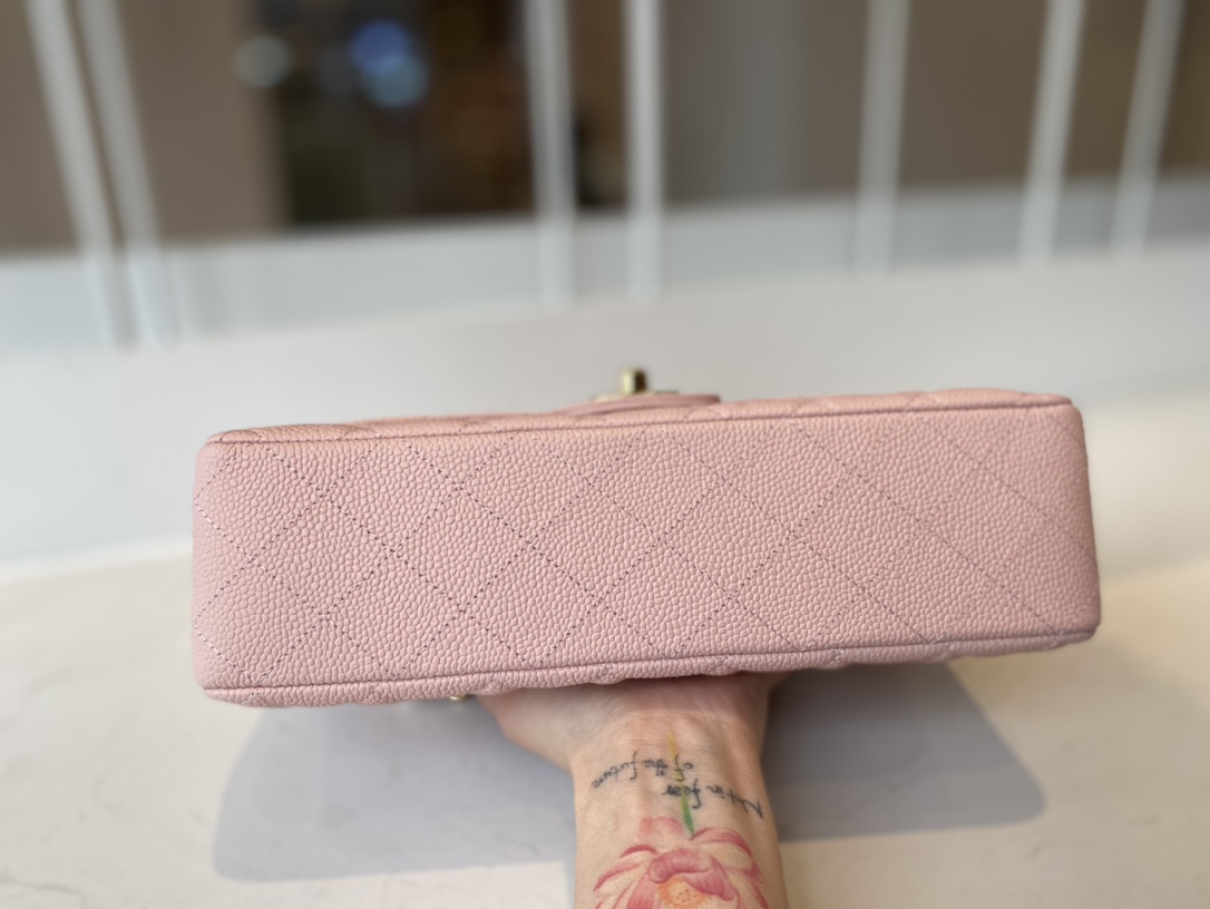 [TOP] CHANEL Classic Flap Bag Caviar Medium 25.5cm – 2 Colors