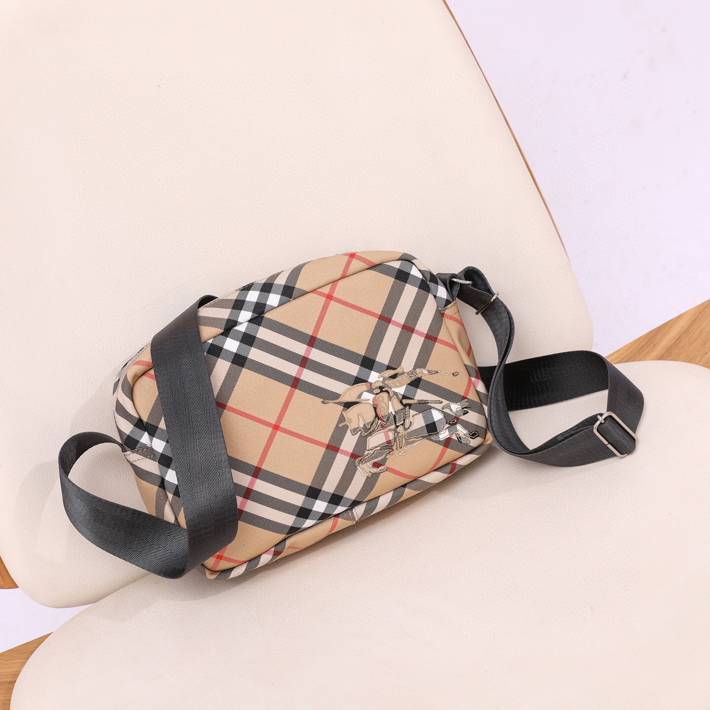 [TOP] BURBERRY Camera Bag 25x12x18cm - 3 Color