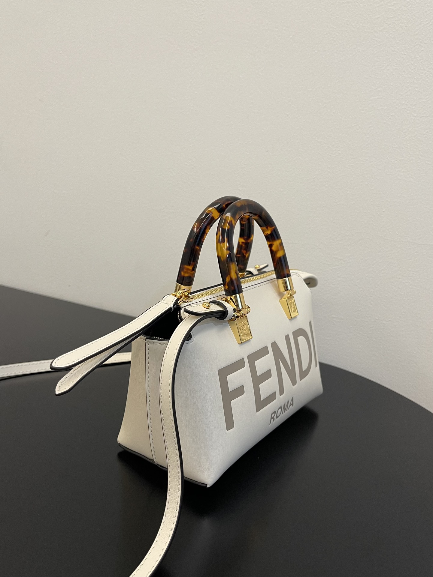 [TOP] FENDI By The Way Boston Bag Mini 17x18x8cm - 5 Color