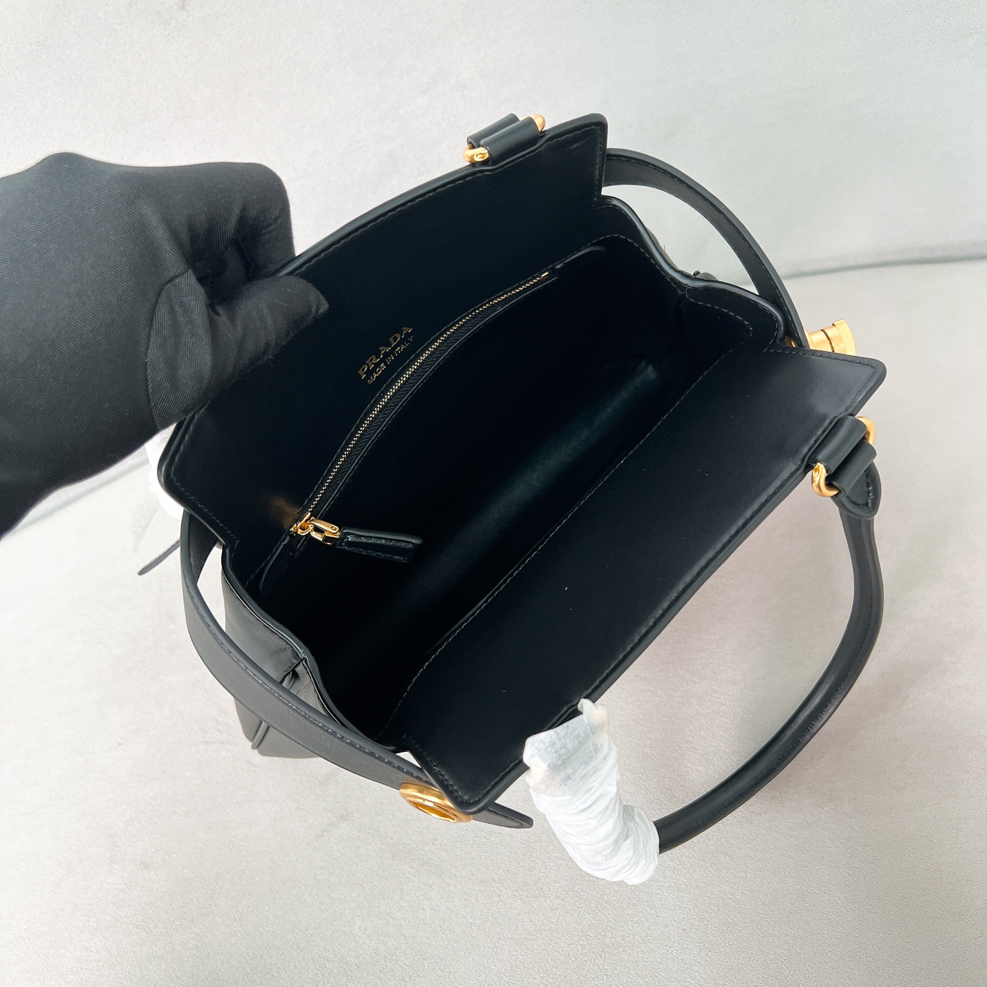 [TOP] PRADA Carey Leather Handbag  31*28*5cm - Black