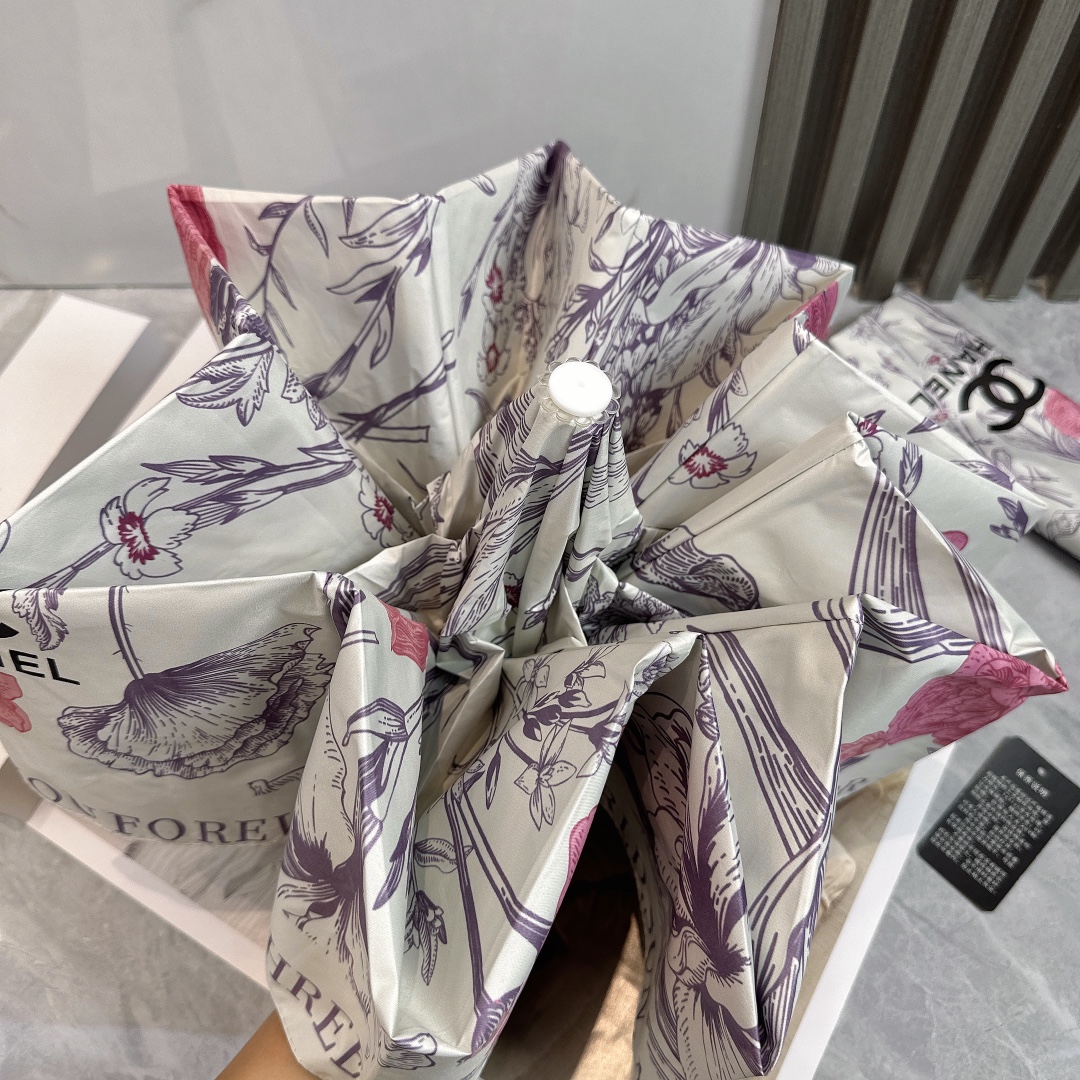 [TOP] CHANEL Umbrella - White