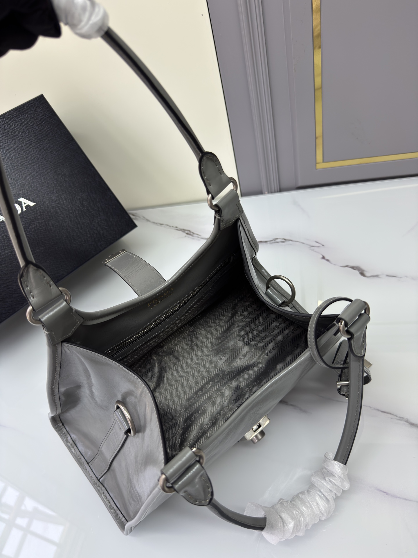 [TOP] PRADA Handbag Oil Wax 30.5x17.5x9cm - 5 Colour