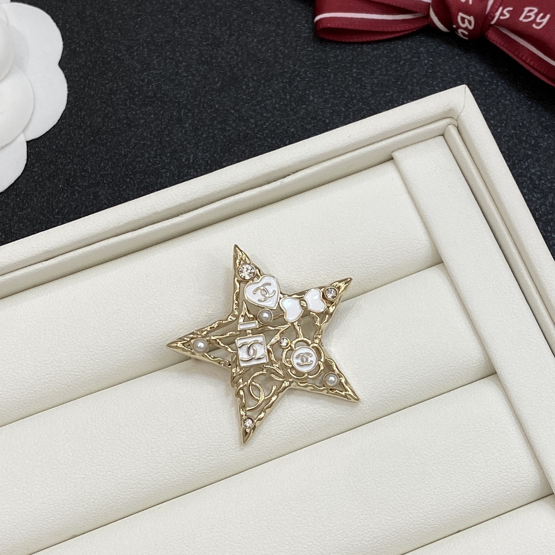 [TOP] CHANEL Brooch - Gold